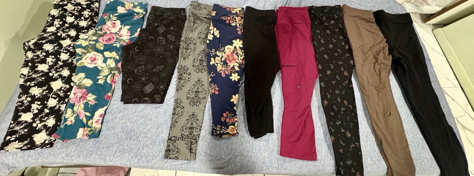 Torrid women’s leggings lot size 0 floral multicolor and fleece lined