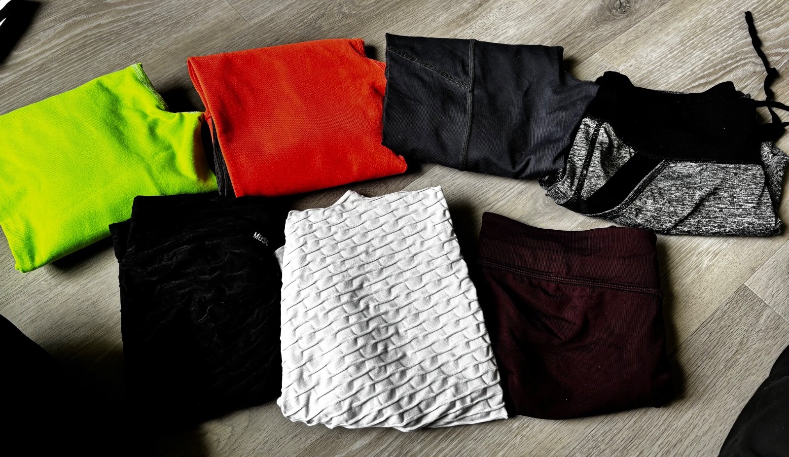 Lot of 7 workout items for women size small bottoms, Lululemon top size medium