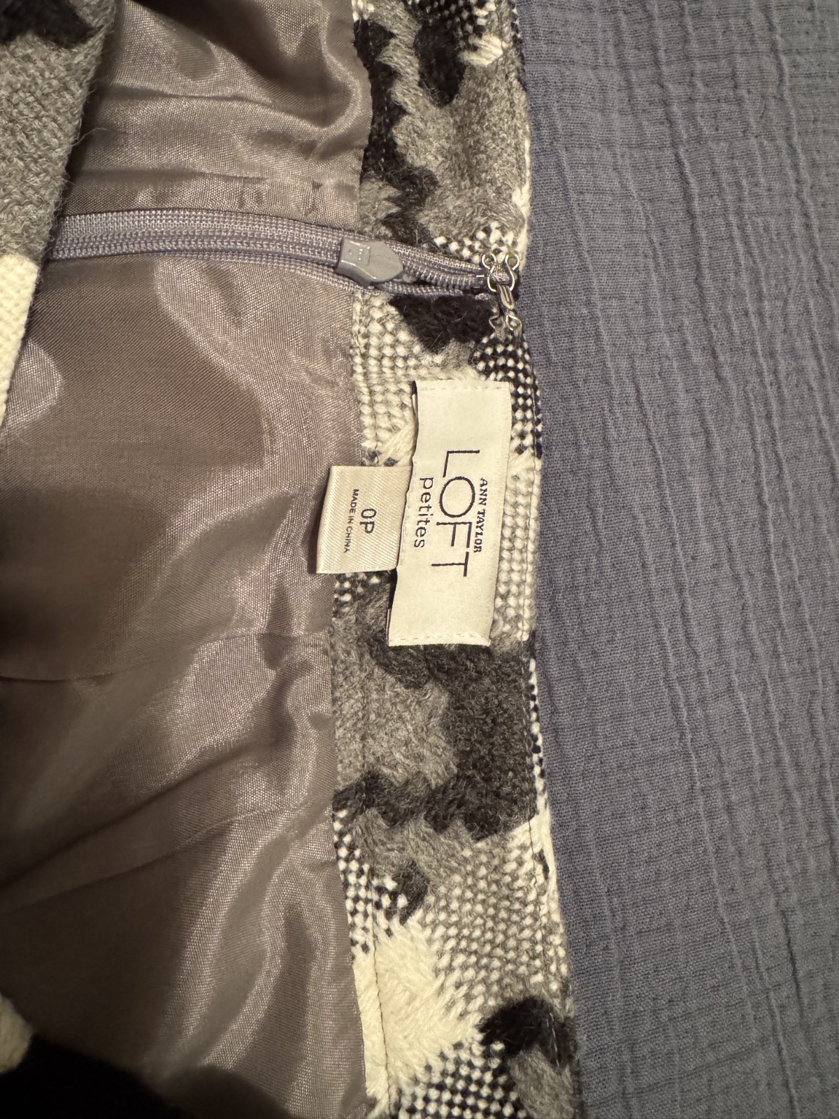 Size 2-4 Petit Clothing – Multiple items in very good condition_Dress is New