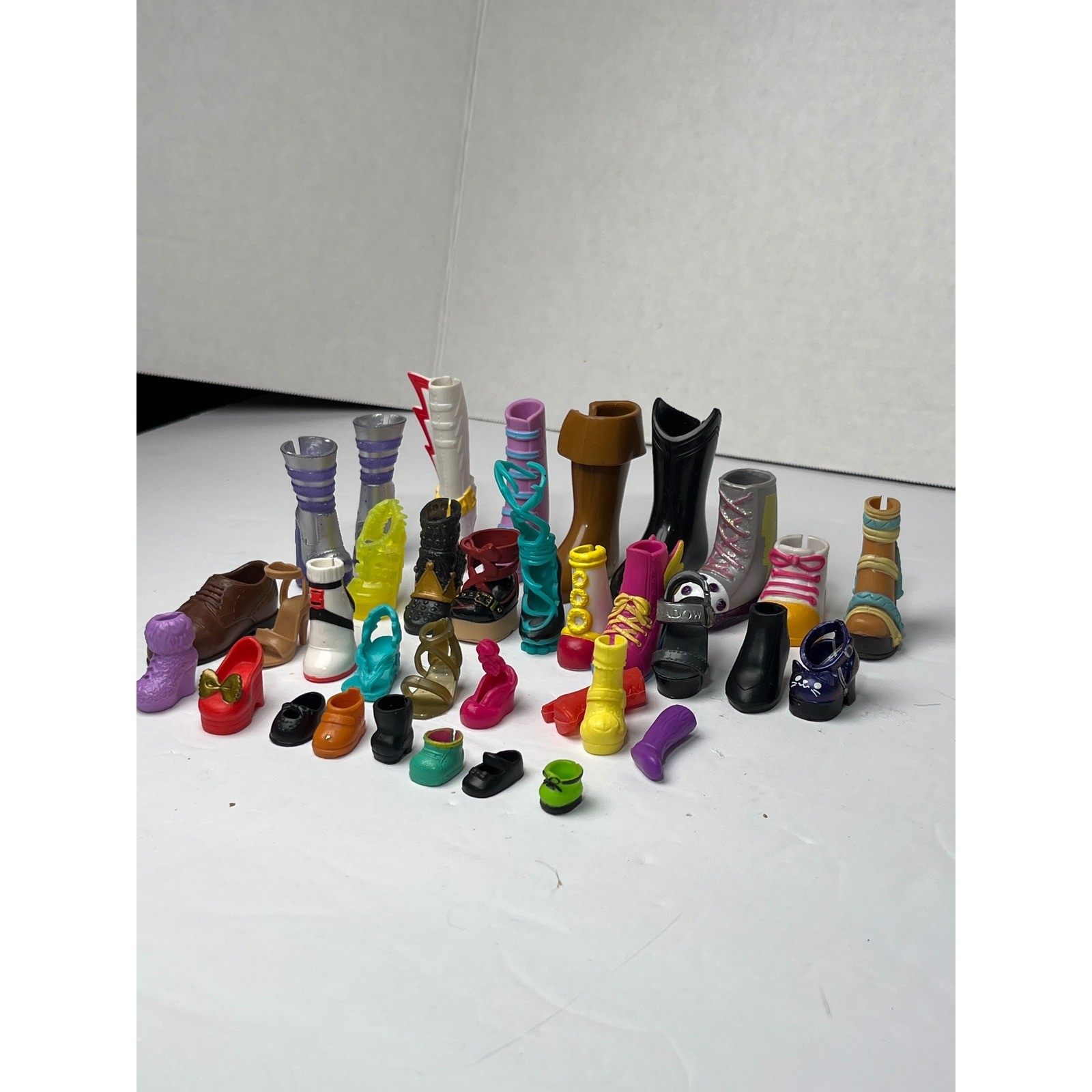 Mixed SINGLES Fashion Doll Shoes Lot Boots Heels Accessories Craft Replacement