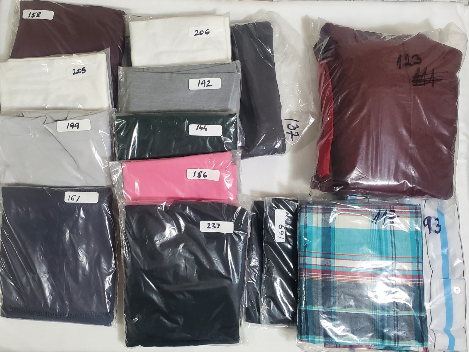 Wholesale Lot Of 15pcs mixed Clothing Name Brands and sizes Unisex Adult