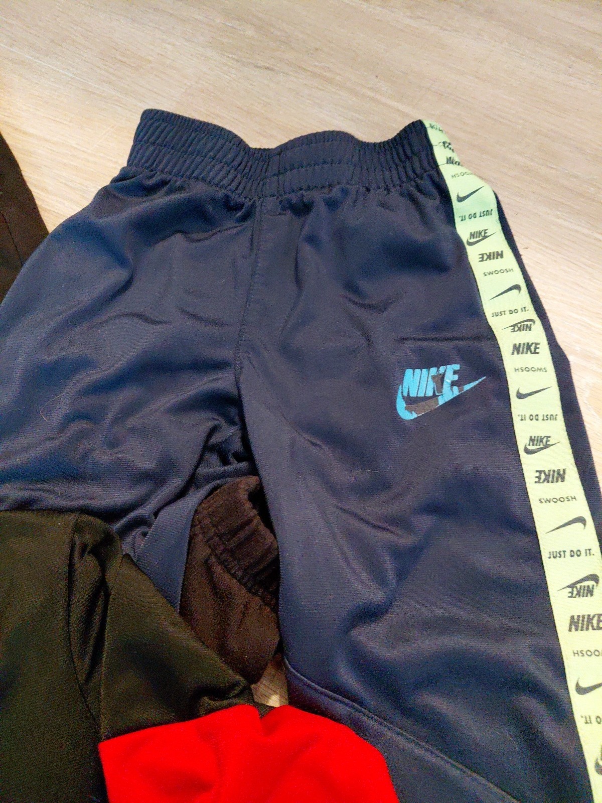 Boys Size 5 and 5/6 clothing lot- Jordon Zip Up,/1 Nike, 2 Atletic Sweat Pants