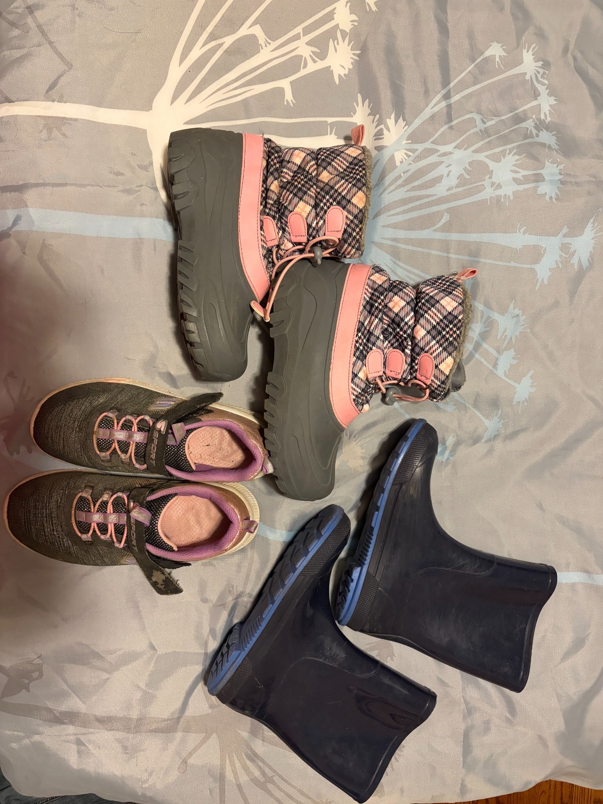 Girls&rsquo; Mixed Clothing & Shoes Bundle – 10 Pieces. No Boundaries, Old Navy