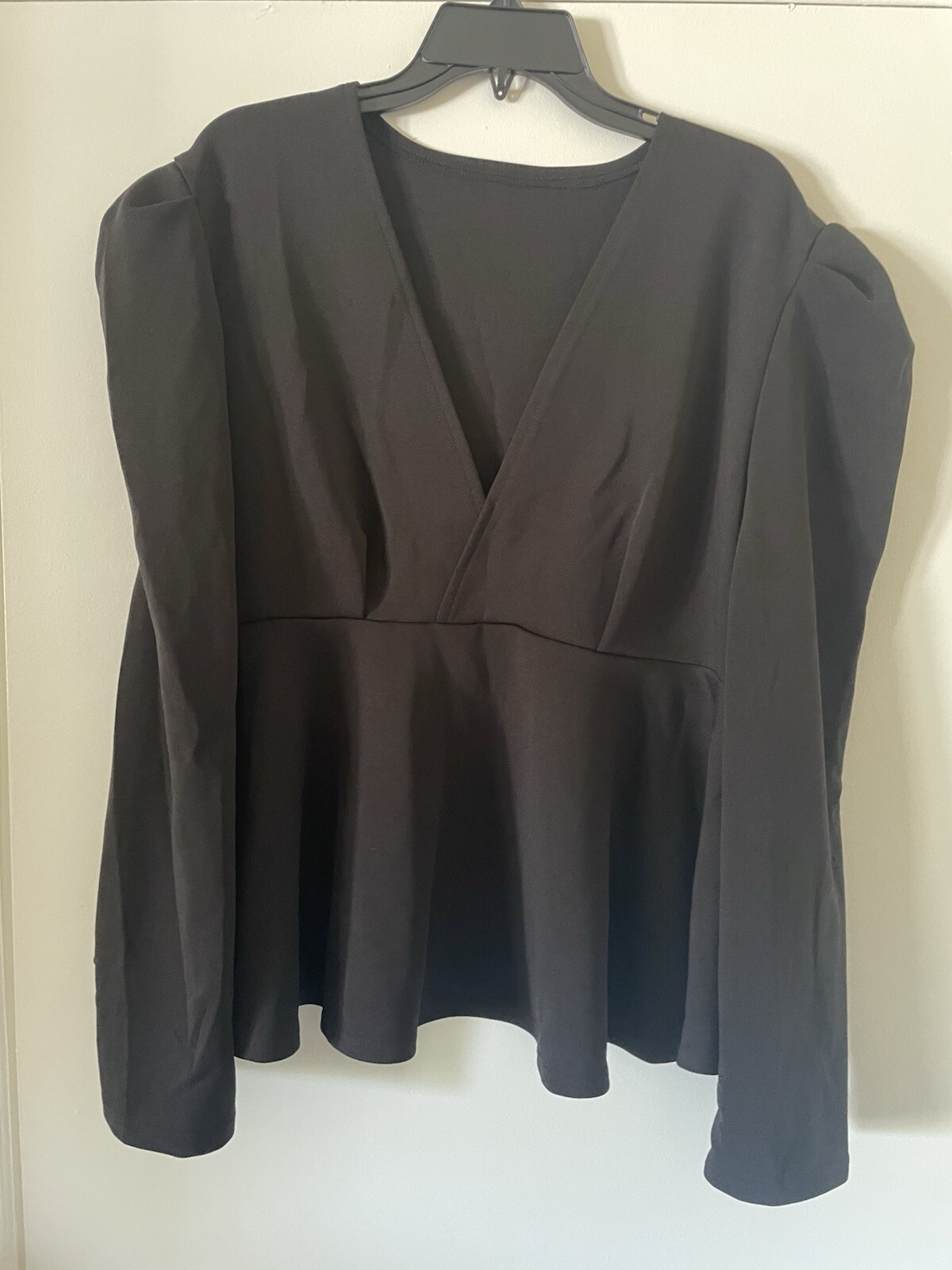 Mixed bulk clothing haul for woman’s (includes shirts, dresses etc) 200$+ value