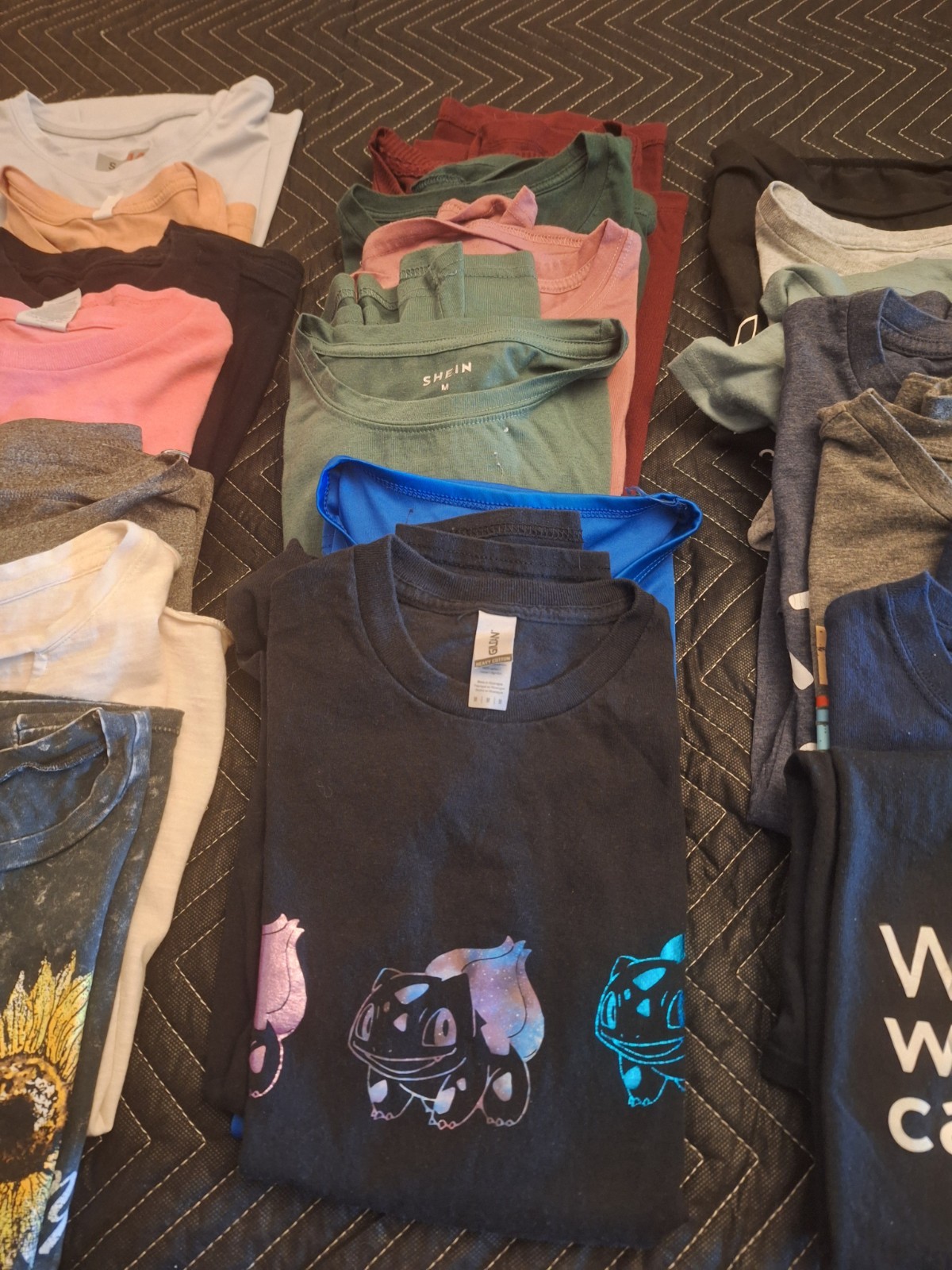 Huge Bundle of 20 Assorted T-Shirts Mixed Brands Logos Colors & Sizes Lot