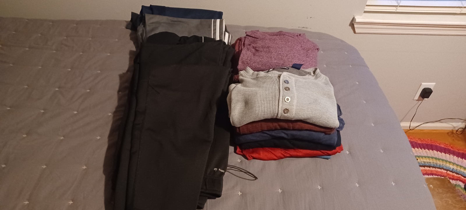 Mens clothes shirts XL, pants 38/32 40/32, jackets 42 long. Very good condition