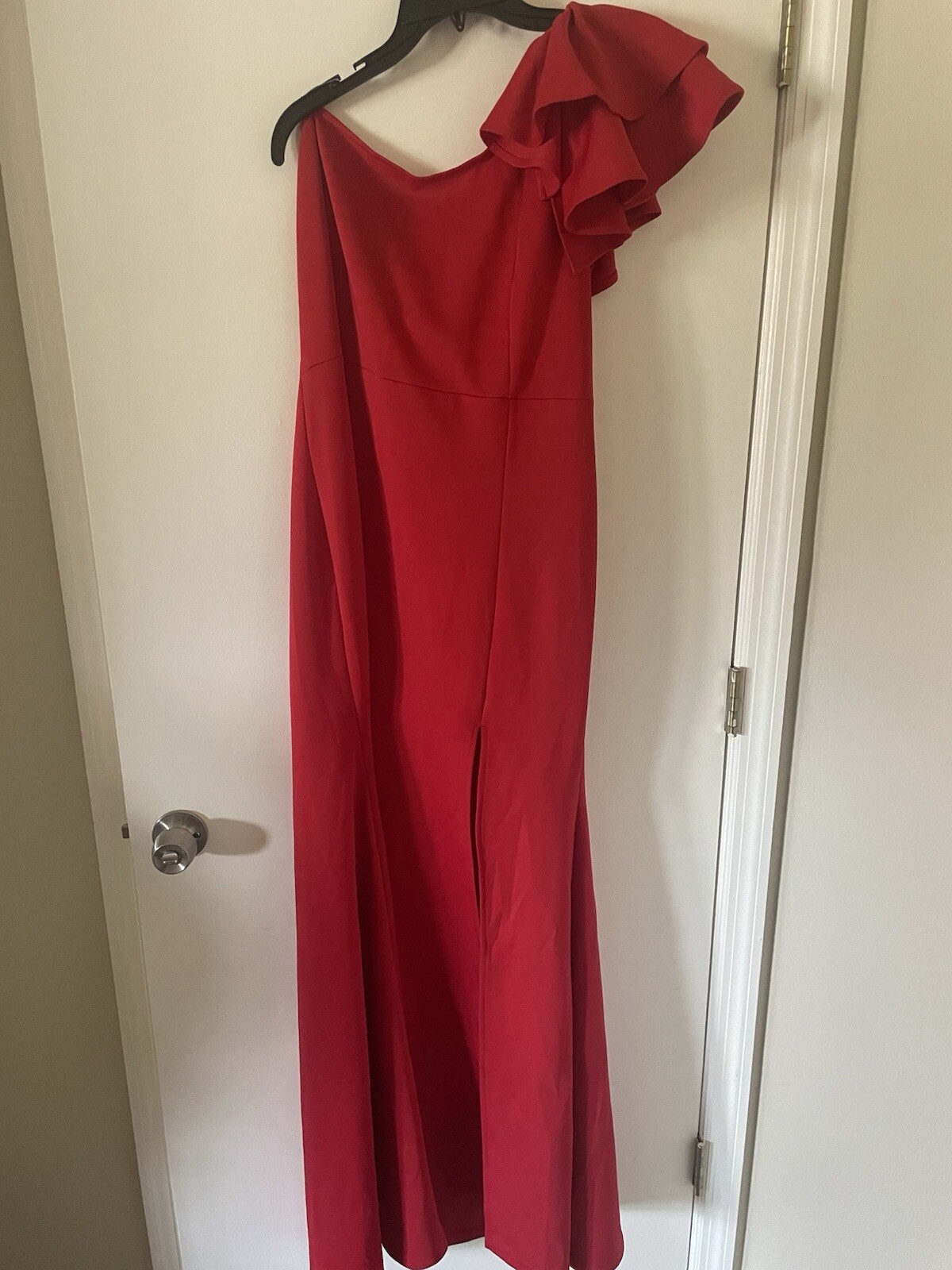 Mixed bulk clothing haul for woman’s (includes shirts, dresses etc) 200$+ value