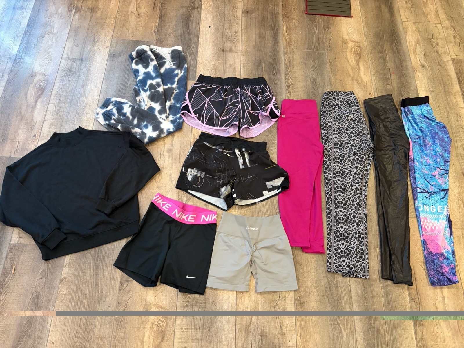 Women&rsquo;s Workout Lot Size S-M NIKE Fabletics