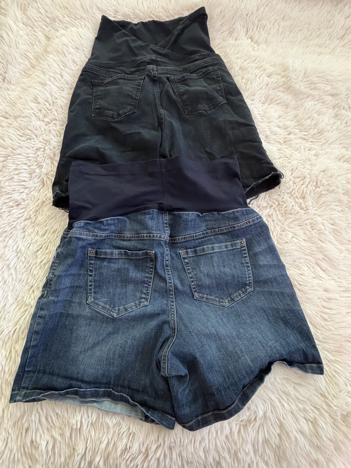 Bundle of 7 maternity jeans