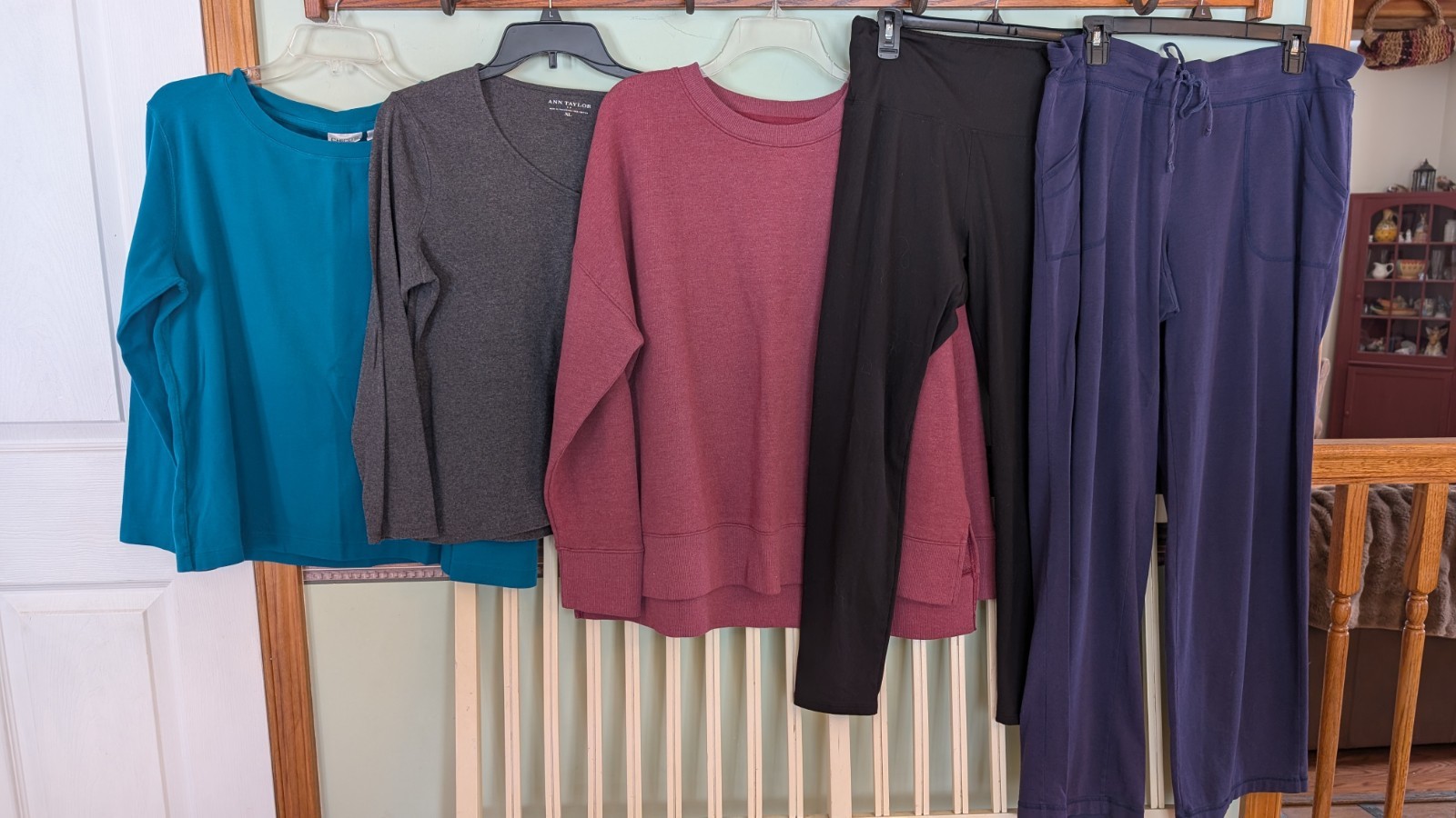 Ladies Lot XL 16 Chico&rsquo;s Ann Taylor Time and Tru Tops Athletic Works Pants Euc