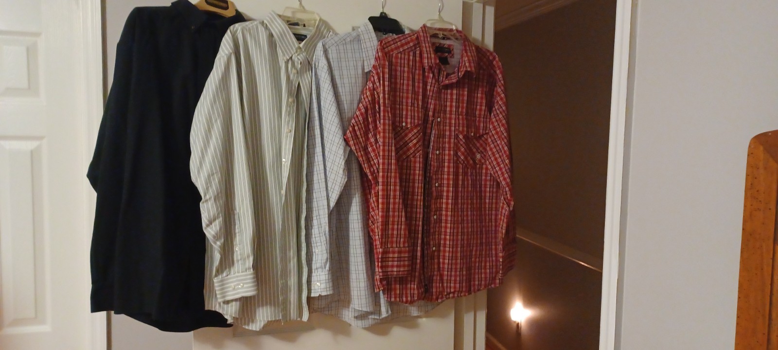 Mens clothes shirts XL, pants 38/32 40/32, jackets 42 long. Very good condition