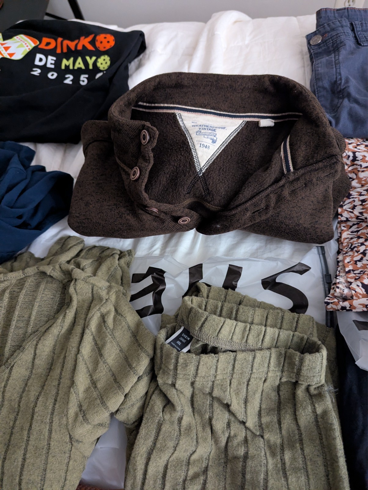 Unisex Clothing Lot Of 28 Mens Womens Mixed Reseller H&M, Untuckit, Polo