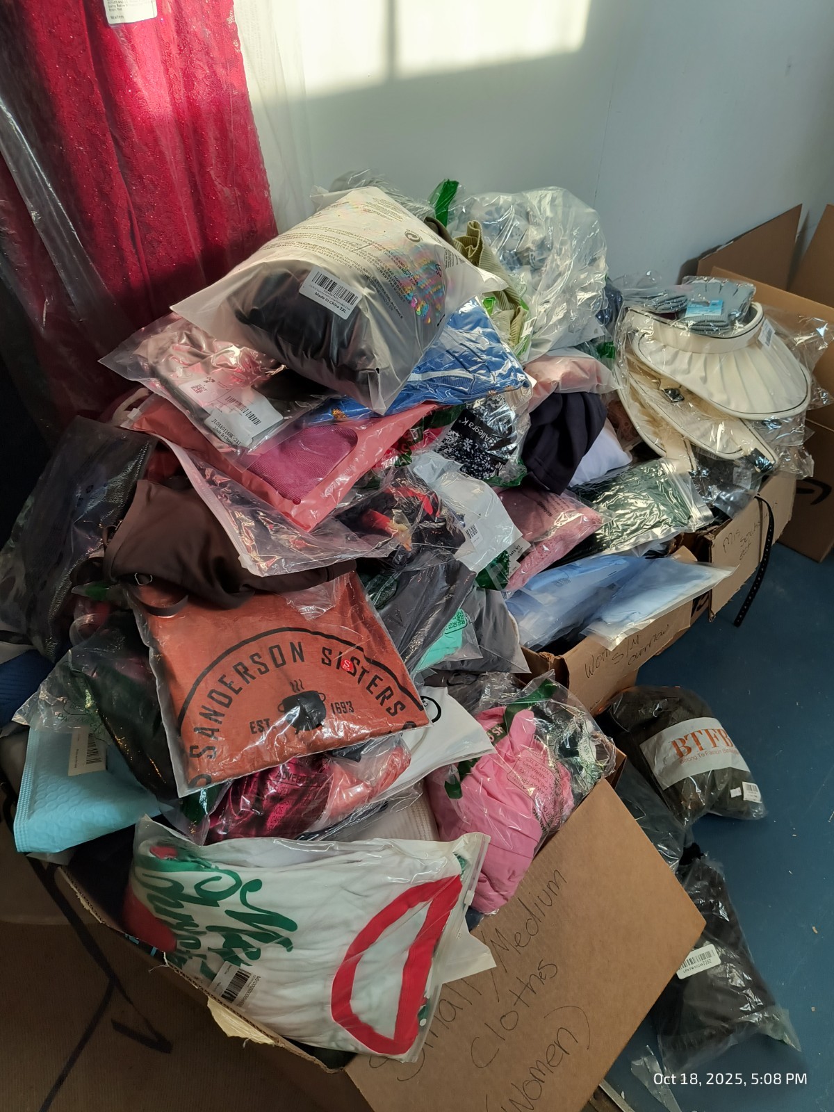 15 Piece Women&rsquo;s Clothing Mystery Box Sizes XXS XS SM MEDIUM NEW Amazon Returns