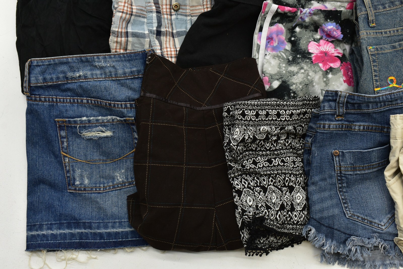 Wholesale Bulk Lot Of 15 Juniors 7 Summer/ Spring Shorts Skirts Capris Leggings