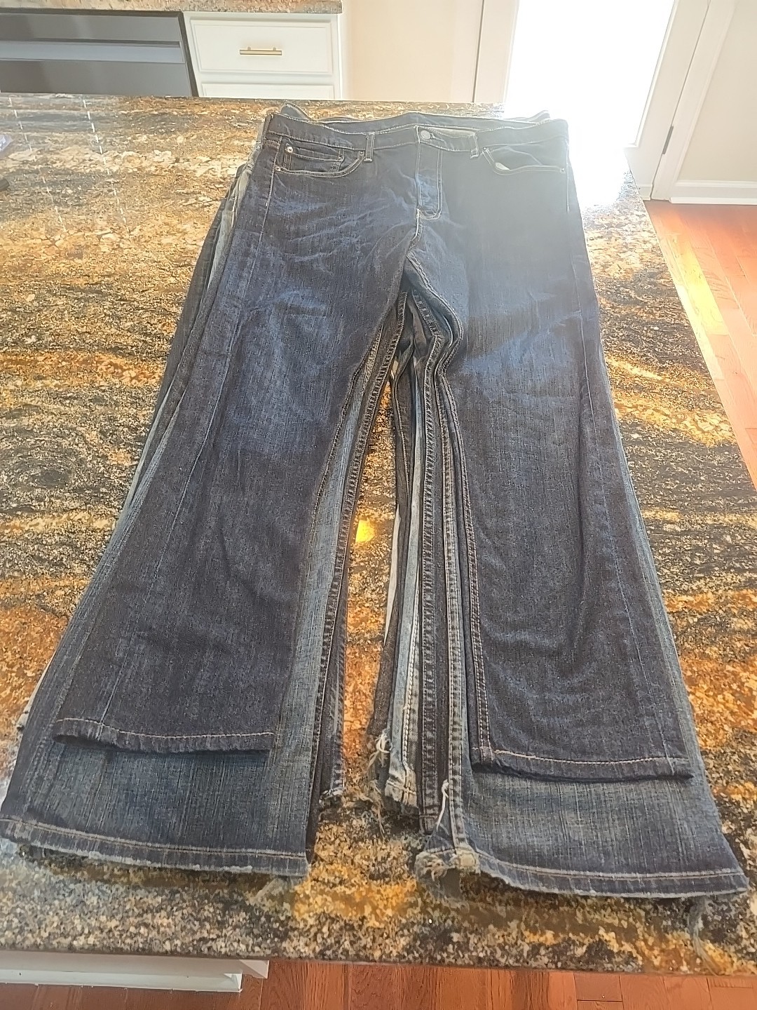 Wholesale Lot 17 Men&rsquo;s Jeans Mixed Sizes BKE, Levi&rsquo;s, Express & More Mid 2000s