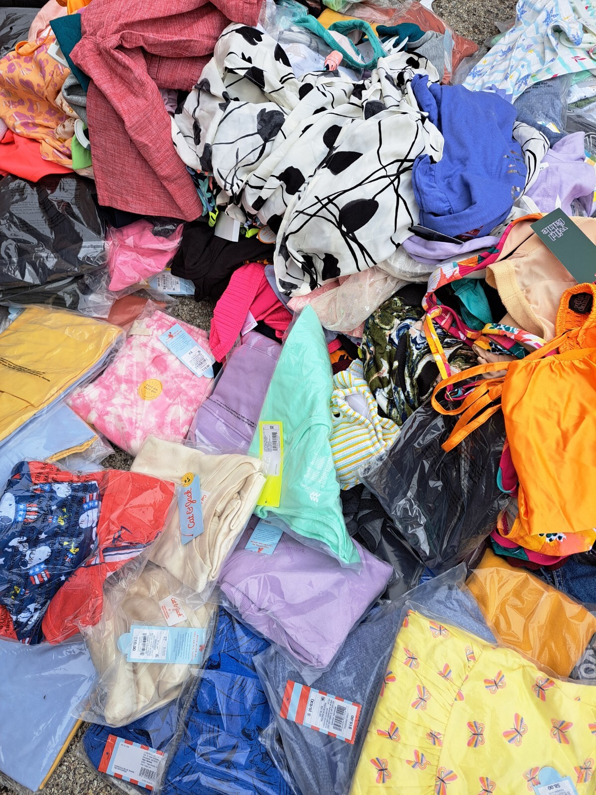 NEW WITH TAGS! Wholesale Lot CHILDREN&rsquo;S TARGET Brand Clothing ($125+)Retail KIDS
