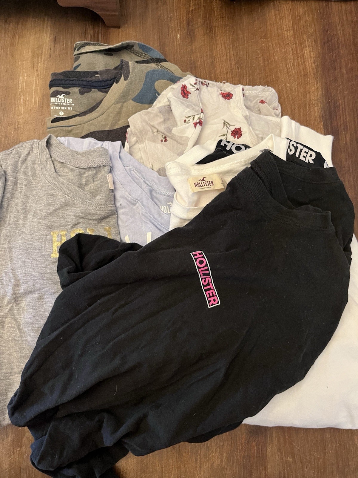Hollister Tops & T-Shirts Lot Size S Multicolor Camouflage Floral Graphic Solid