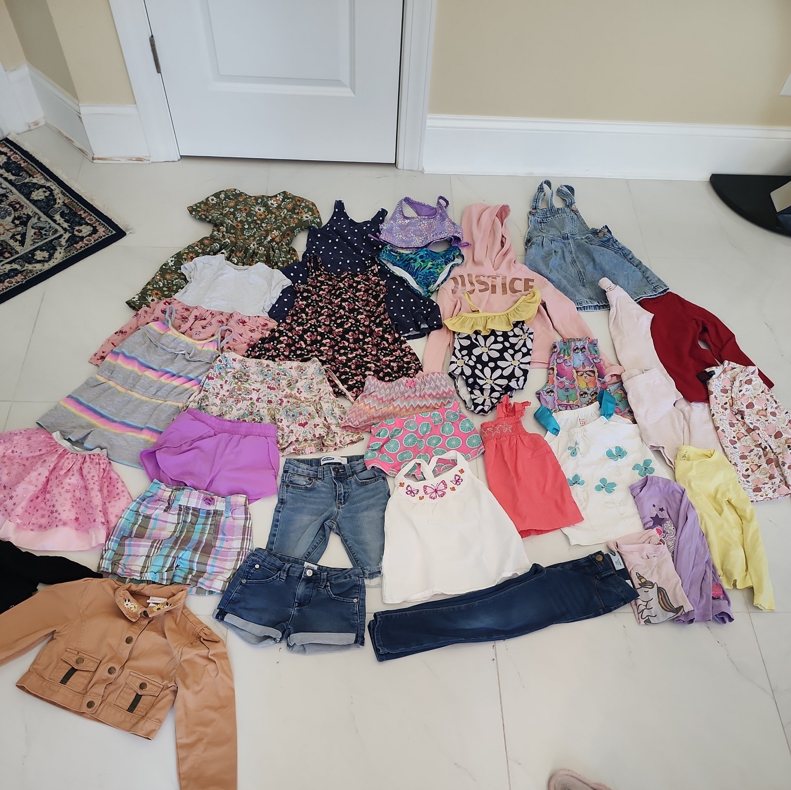 32 Pcs Lot Girls Clothes mixed Size 5T/6T dress shorts pants Old Navy Justice