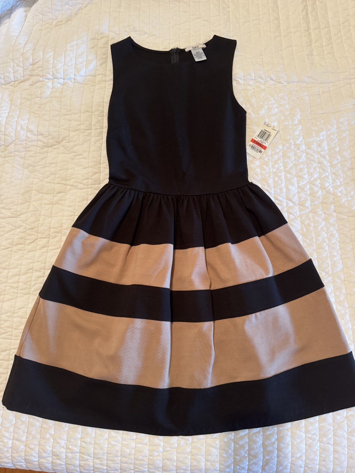Size 2-4 Petit Clothing – Multiple items in very good condition_Dress is New