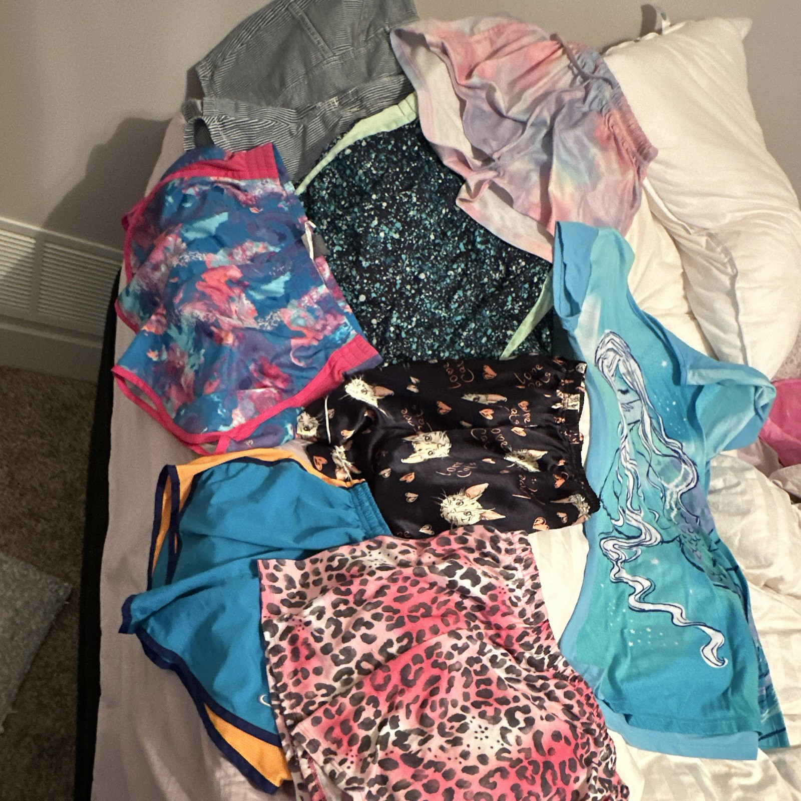 Champion Under Armour Nike Girl XL Clothing Lot Shorts Leggings Multicolor