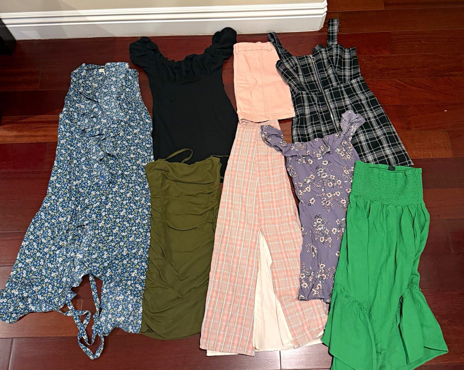 Girls / Women’s Bundle of Brand New 6 dresses, 2 skirts, size Xsmall – Small
