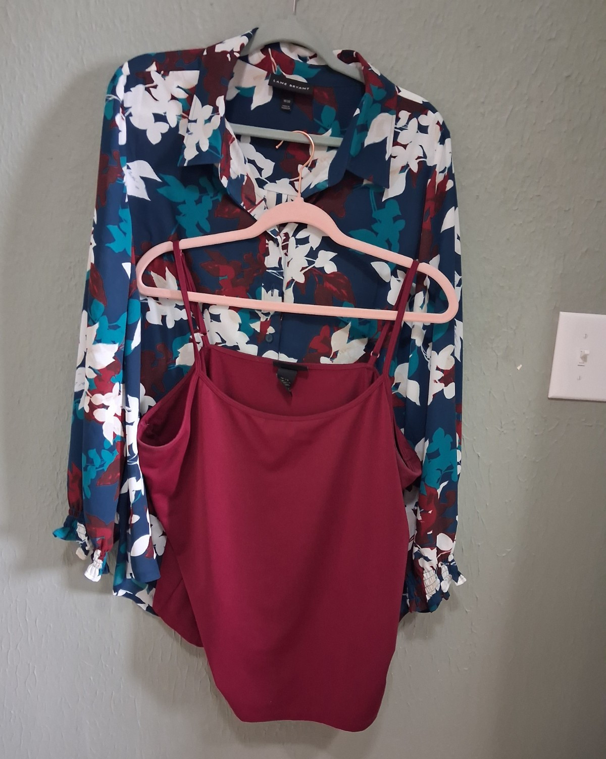 Lane Bryant Lot of 2 Tops Size 18/20 Floral Blouse & Burgundy Tank Poly/Spandex