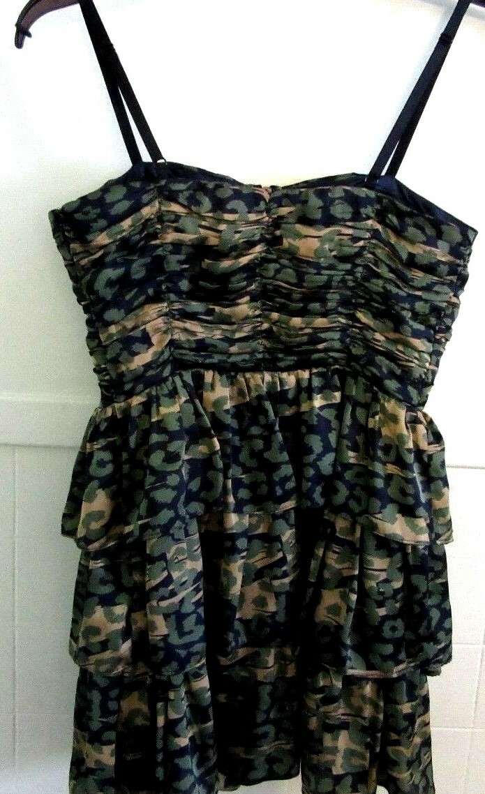 Medium Geometric Zipper Spaghetti Strap Ruffle Tiered Dress