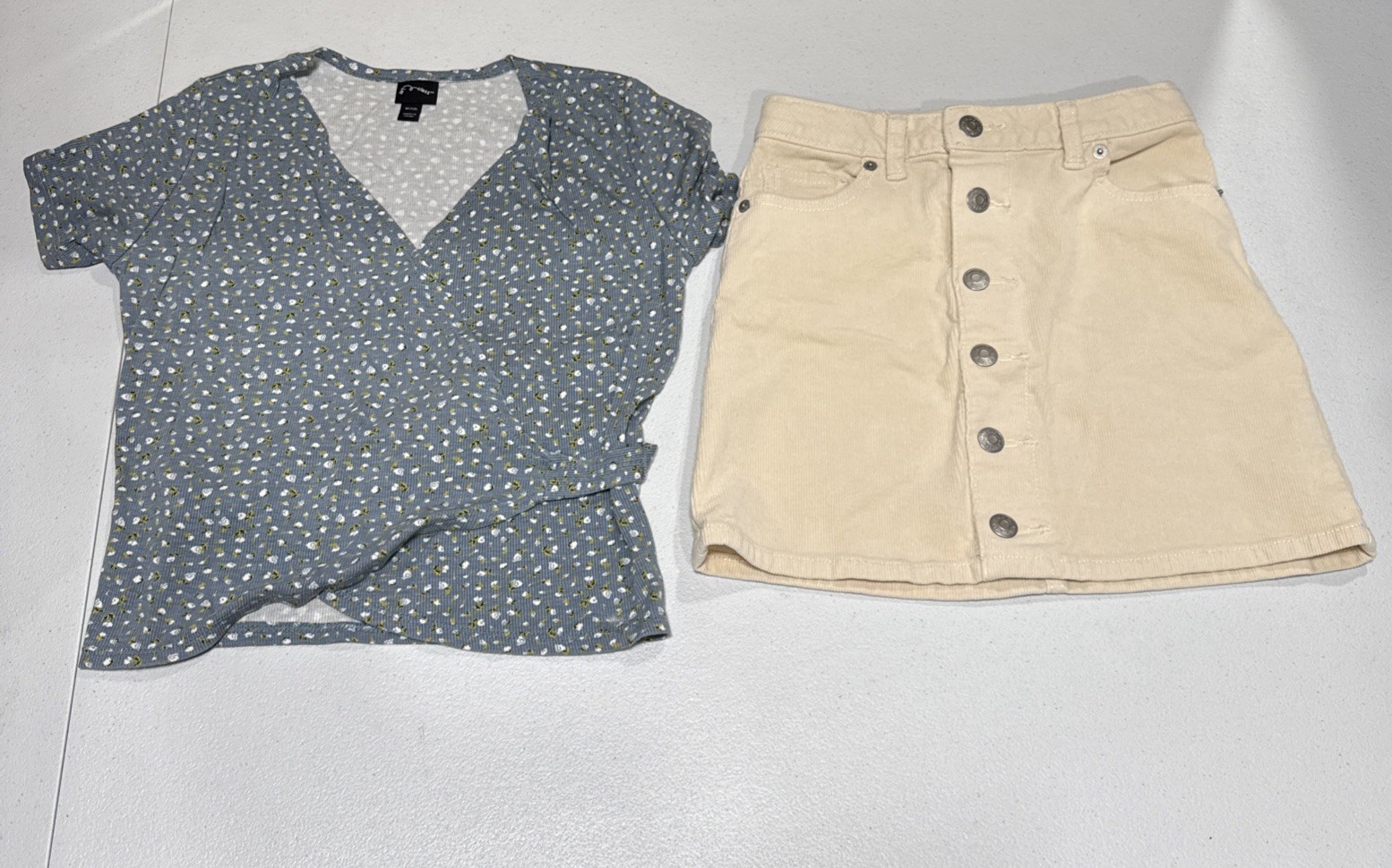 Girl Clothes Size 7/8 Cat & Jack Beige Corduroy Skirt & Art Class Wrap Top