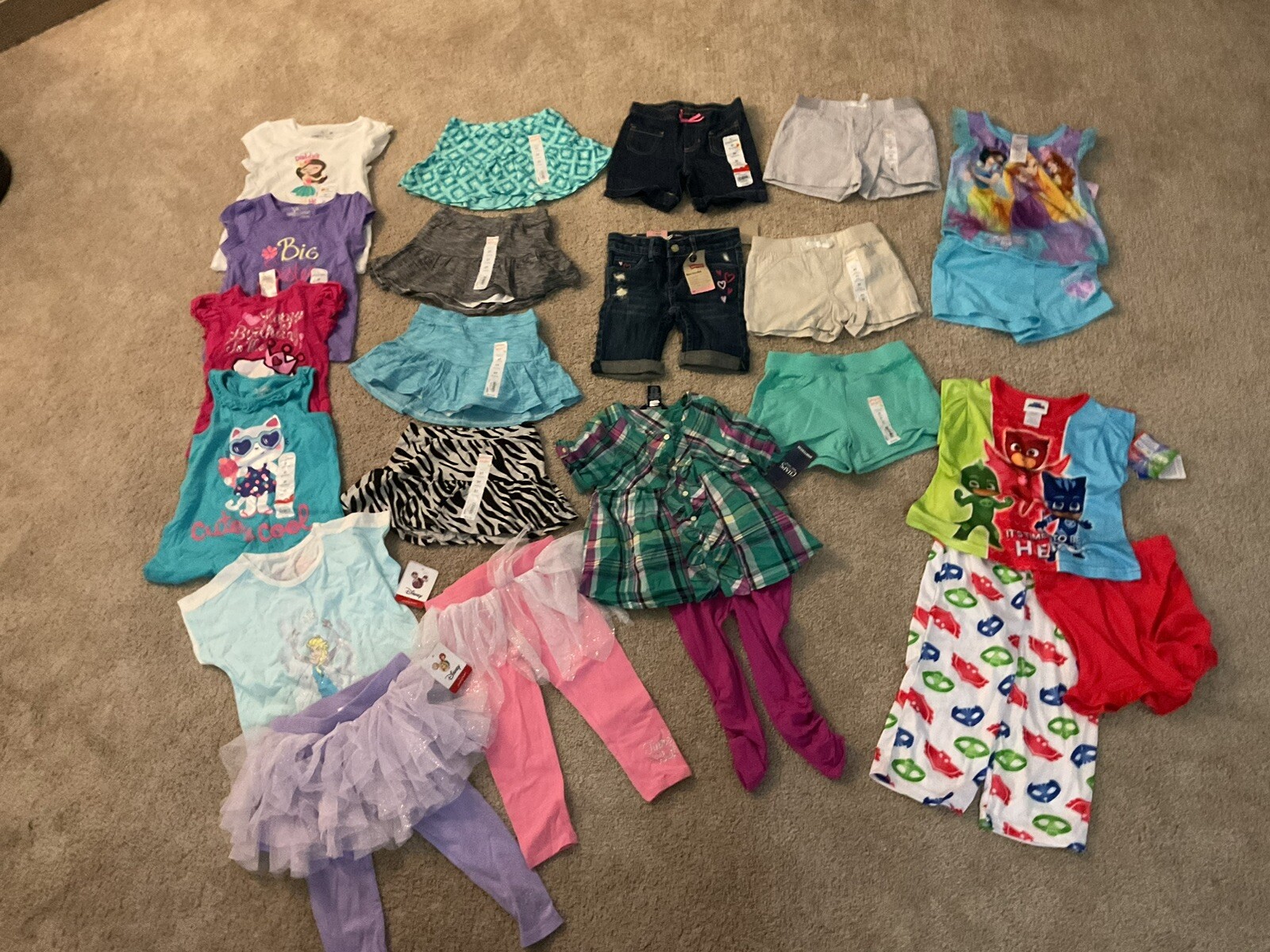 Lot Of New Girls Clothes Jumping Beans Disney Levi’s Etc Size 3t