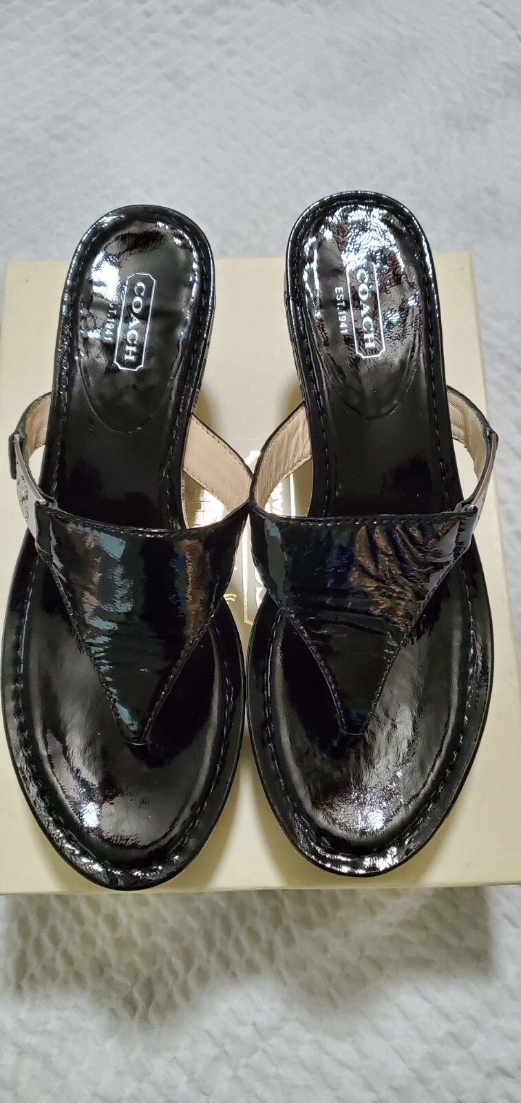 NEW COACH JAN*CRINKLE BLACK PATENT OPTICAL ART JACQUARD THONG WEDGE SANDAL 8.5M