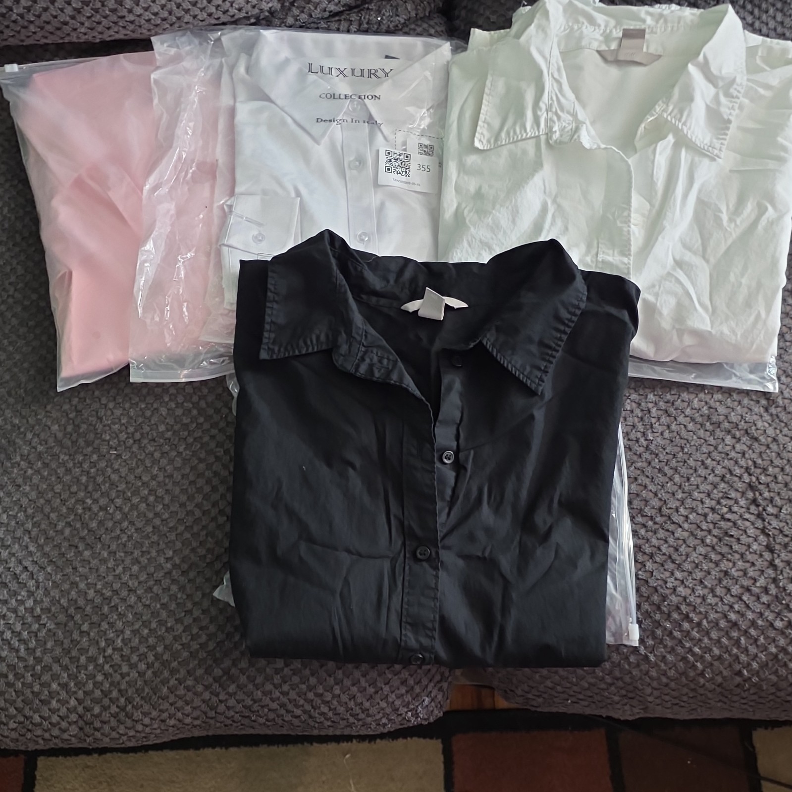 Luxury Lot of 4 Solid Button-Up Collared Shirts XL Polyester Black/White/Pink