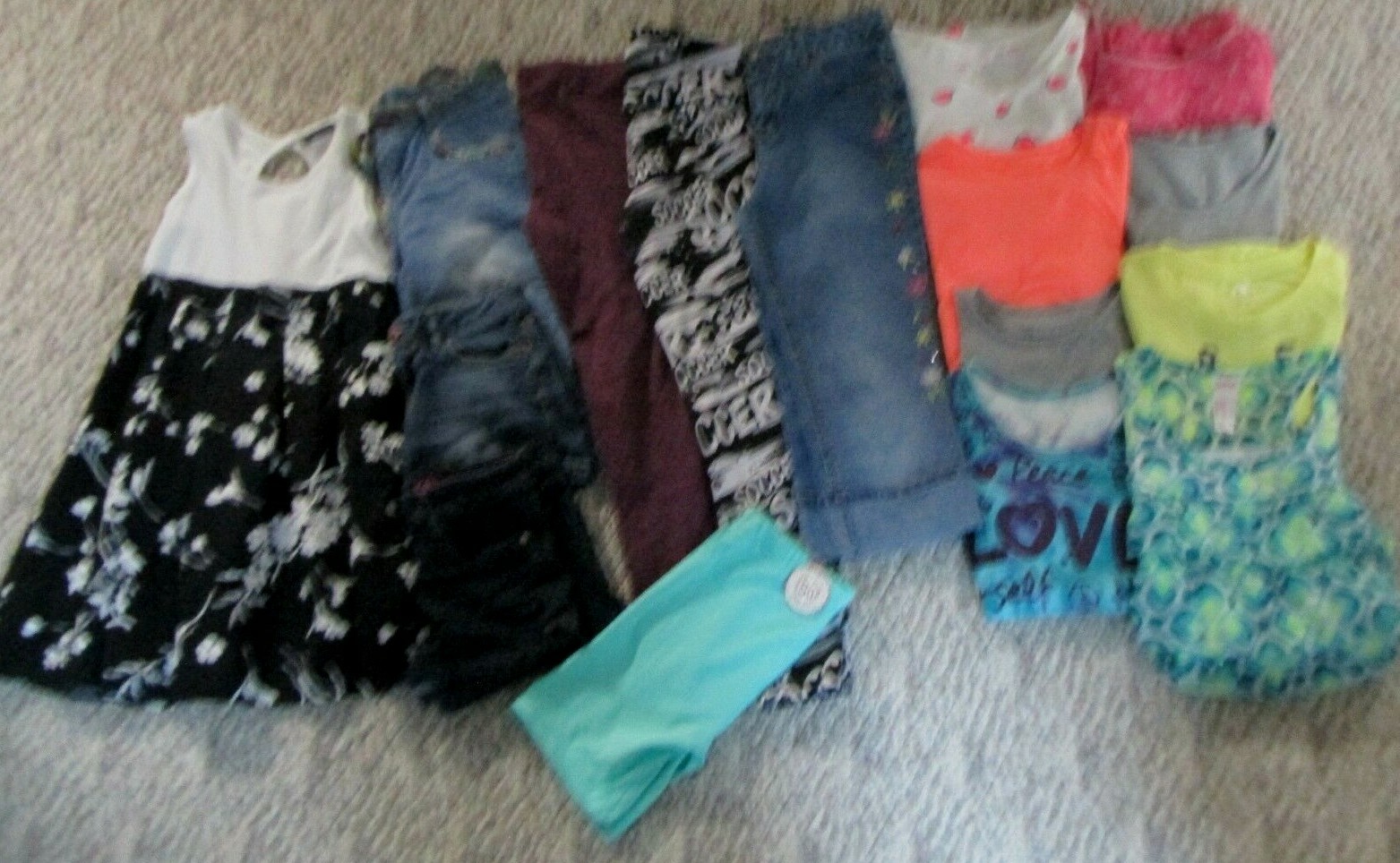 GIRLS SIZE 12SUMMER/SPRING HUGE CLOTHING LOT# 20, JUSTICE, MUDD AND MORE