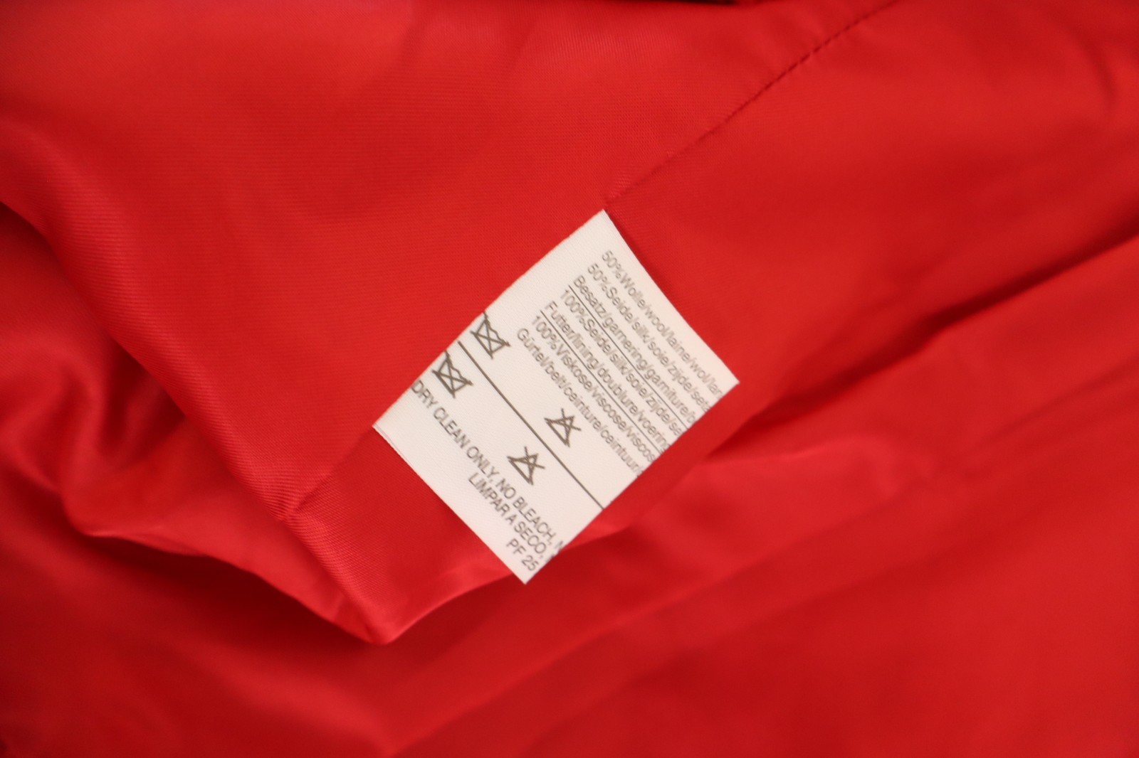 LOUIS FARAUD 2-Piece Suit Set Womens Size 40 Wool Silk Red V-Neck Blazer Skirt