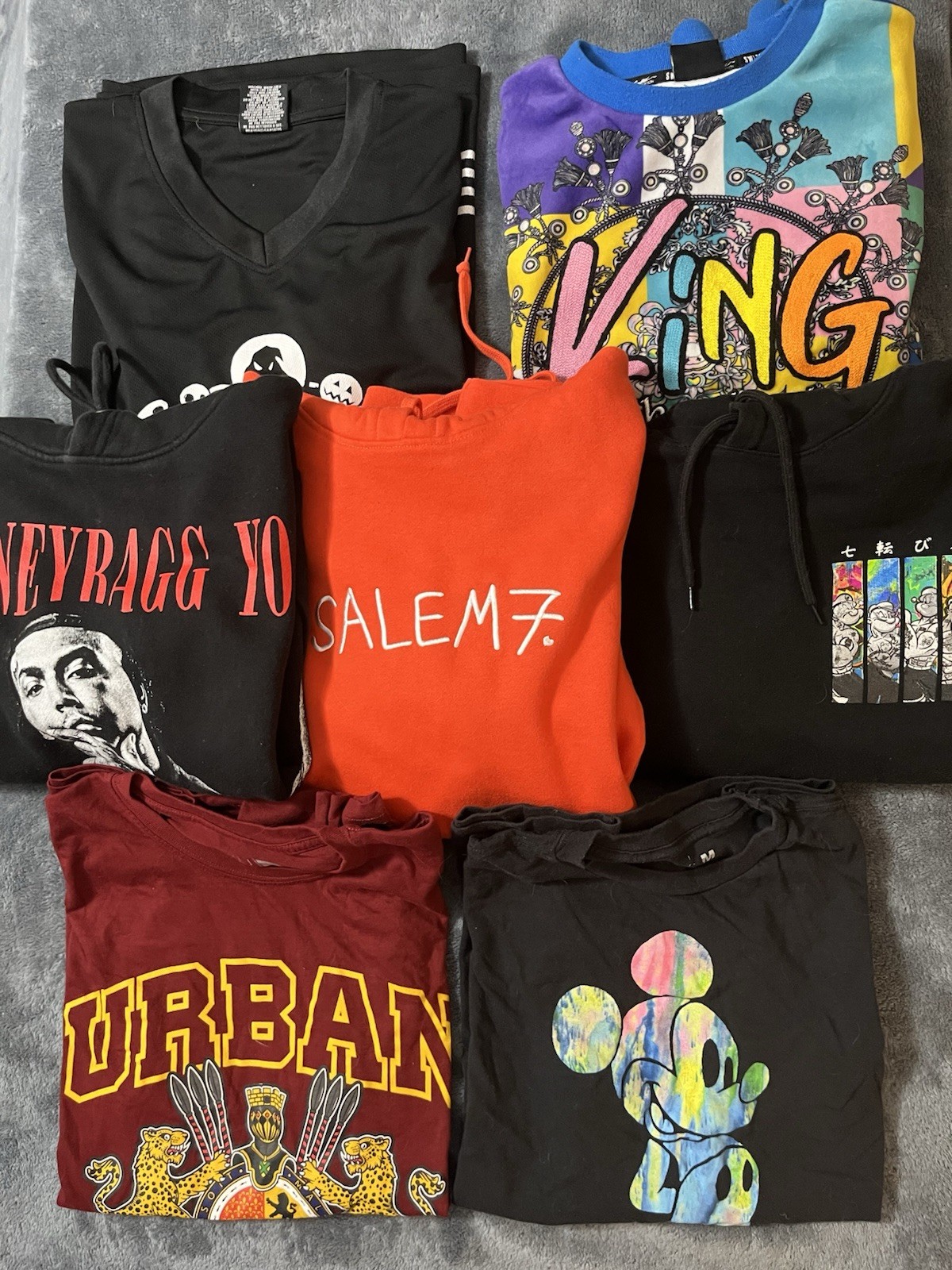 Lot of 7 Men’s Medium Assorted Graphic T-shirt Sweatshirt Cartoon Urban Hiphop