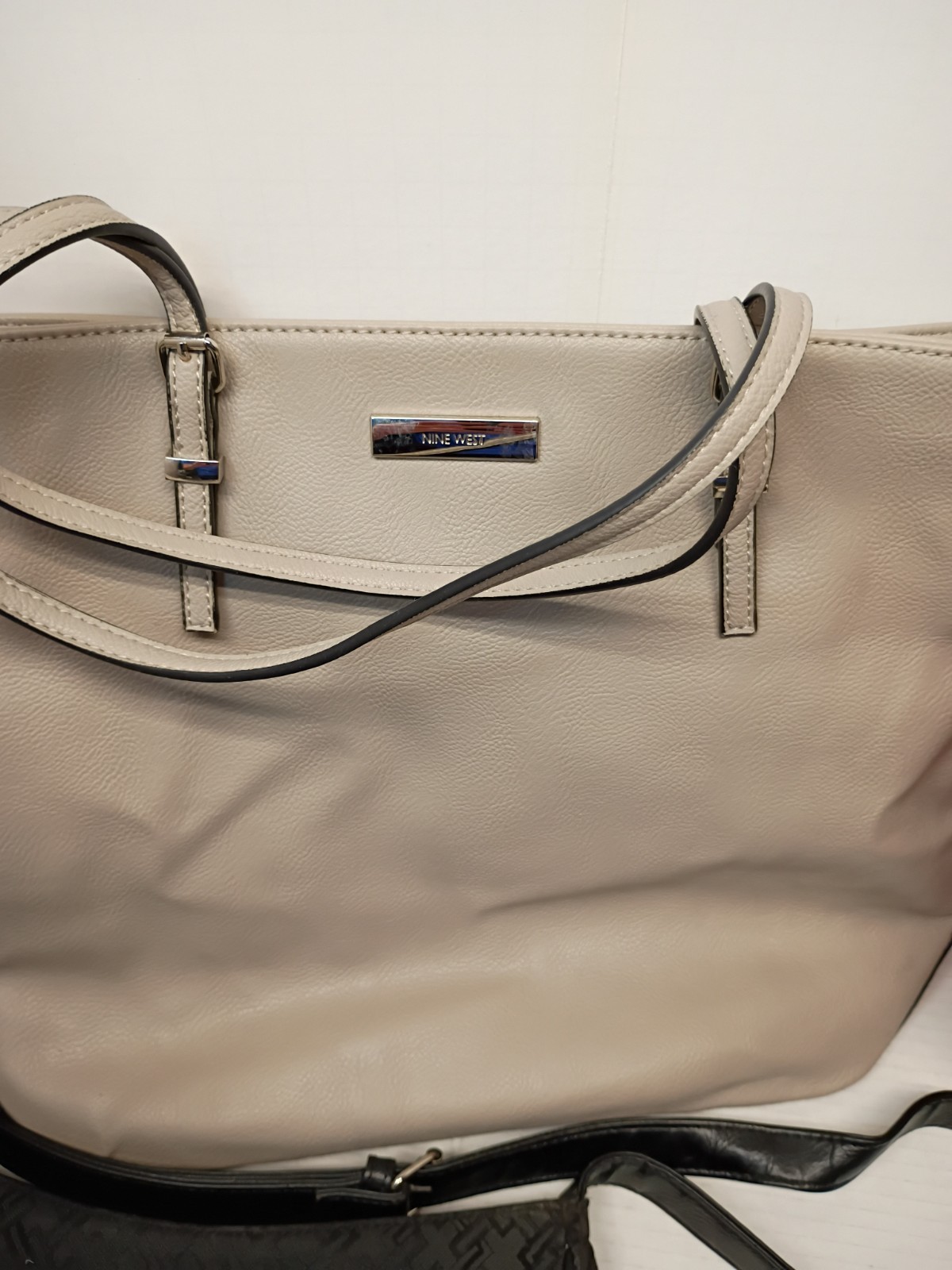 Coach, Michael Kors, BCBG Paris, Liz Claiborne Mixed Handbag Lot, Logo
