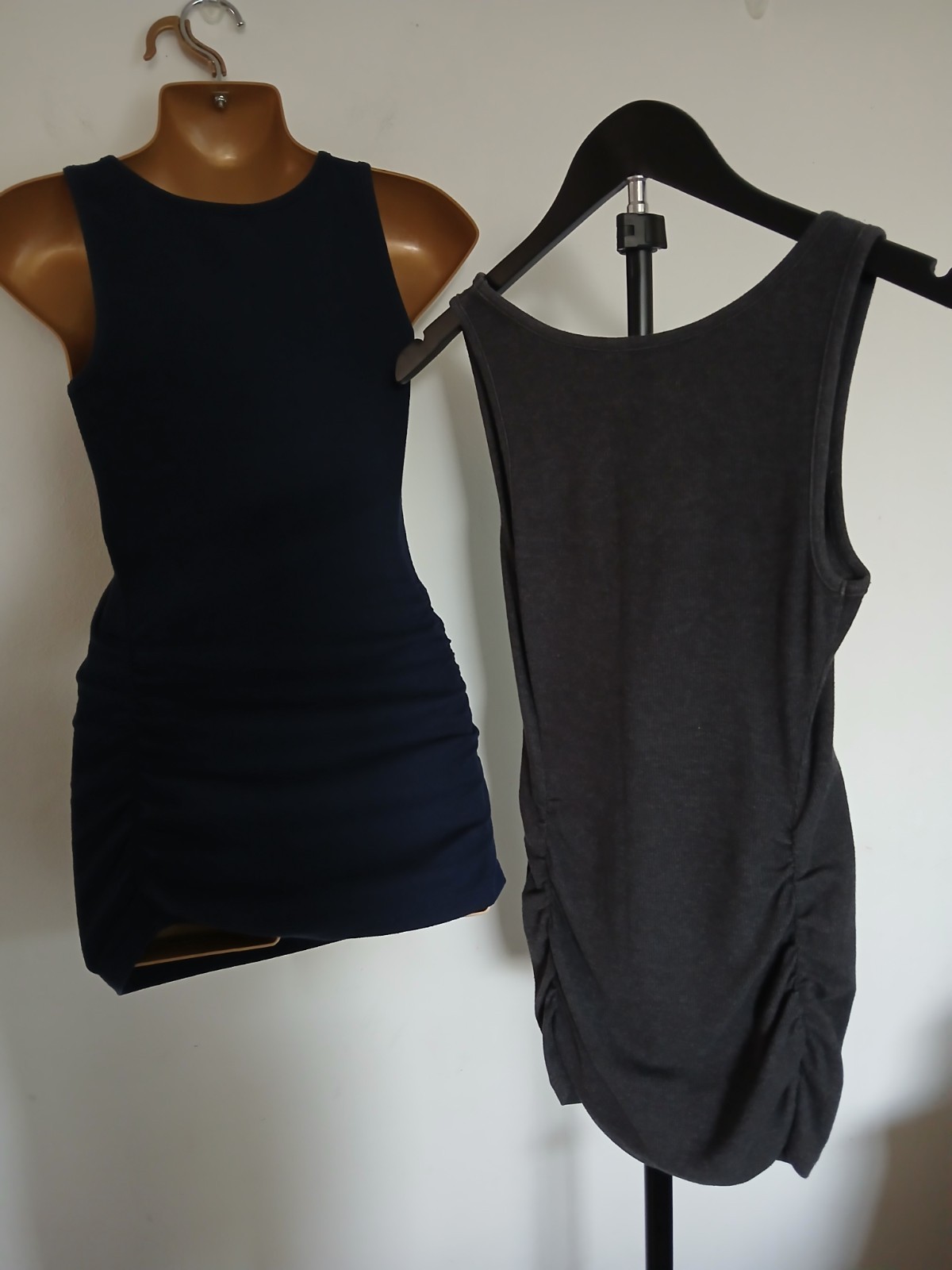 Old Navy Maternity Ribbed Knit Tank Tops Lot of 2 Size XS Navy & Gray Solid