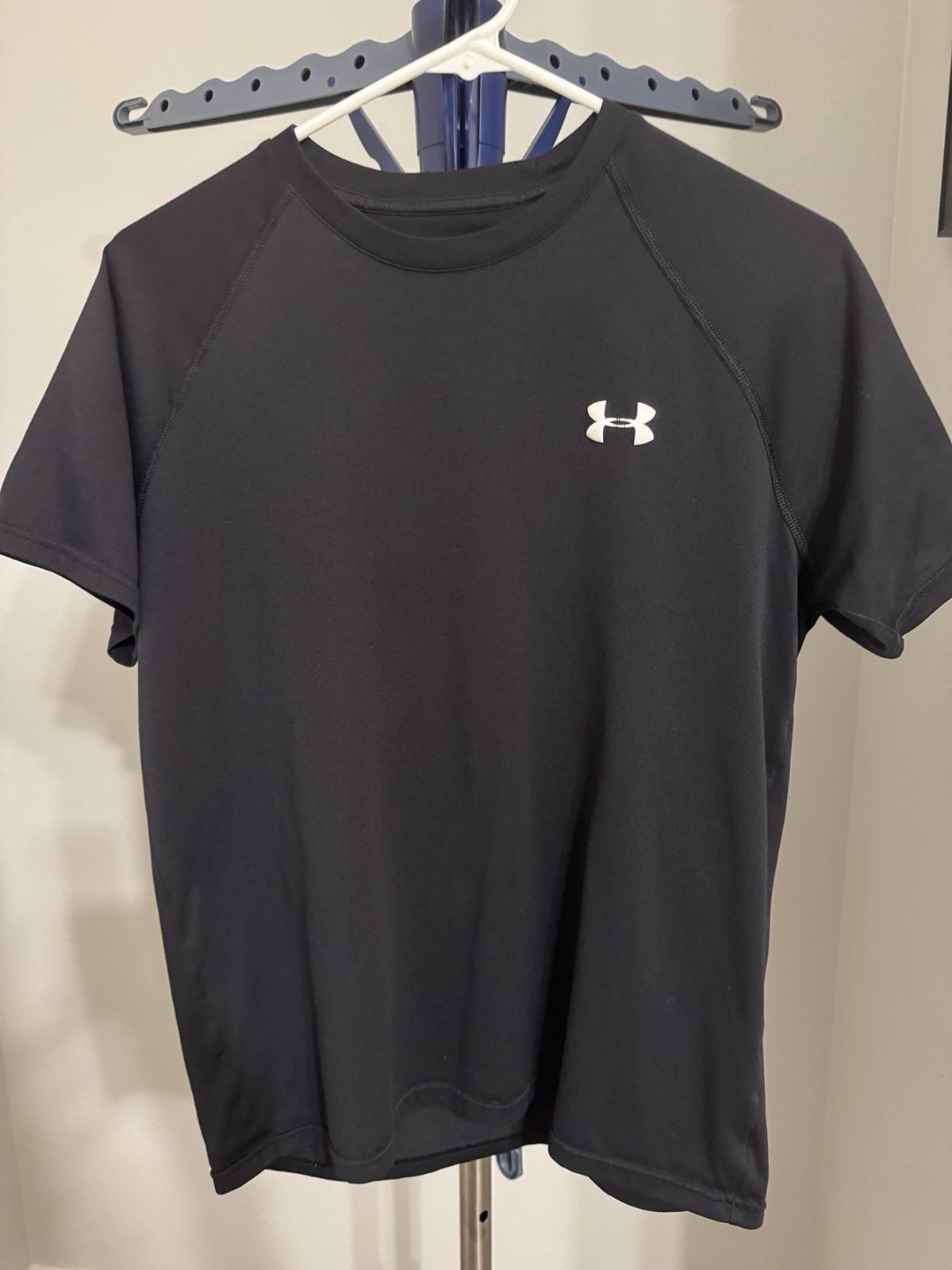 A Lot Of 4 Young Men Size S T-shirts (Under Armour, Head…)