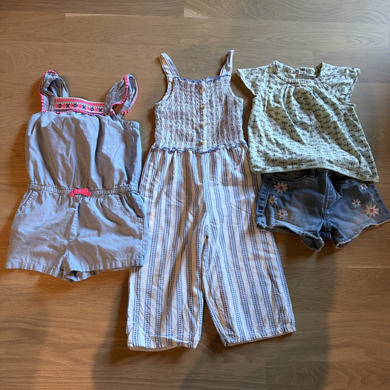 Toddler Girl 5T Lot Of 2 rompers 1 pair shorts 1 top Gap Wonder Nation Others