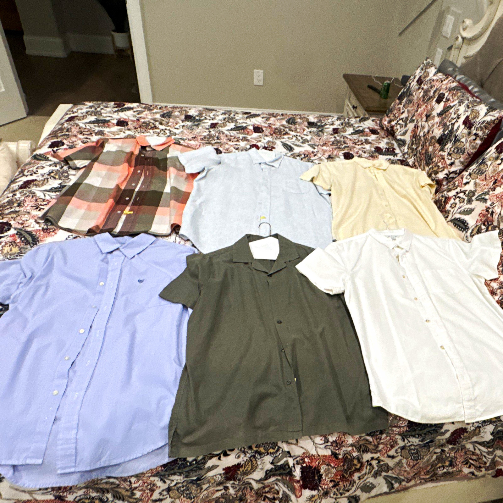 Lot of 6 Men’s L button-Front Collared Shirts Short Sleeve Cotton Blend Plaid