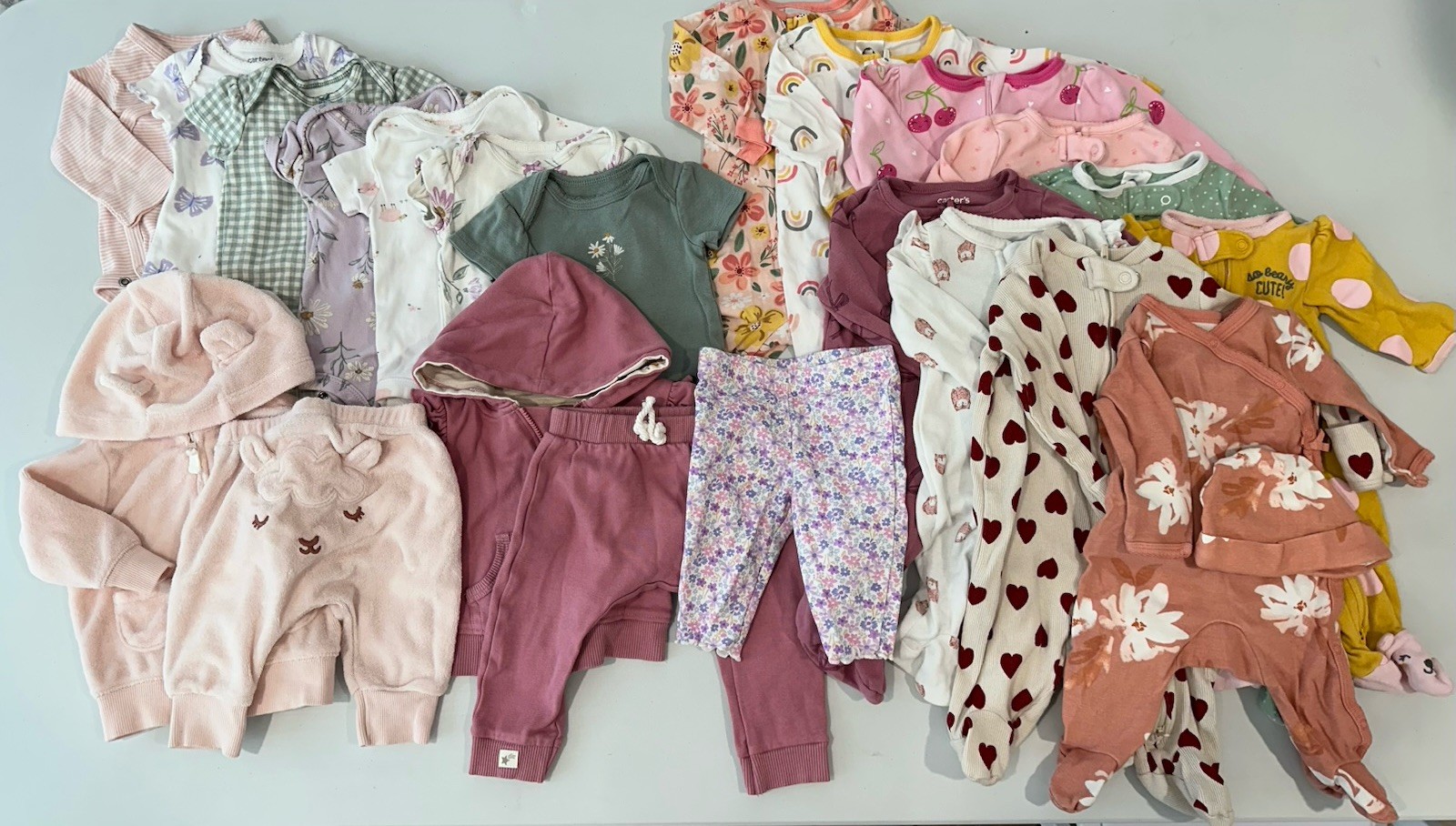 Carter&rsquo;s / Gerber Baby Girl 0-3M Clothing Lot Sleepers Bodysuits Floral/Hearts