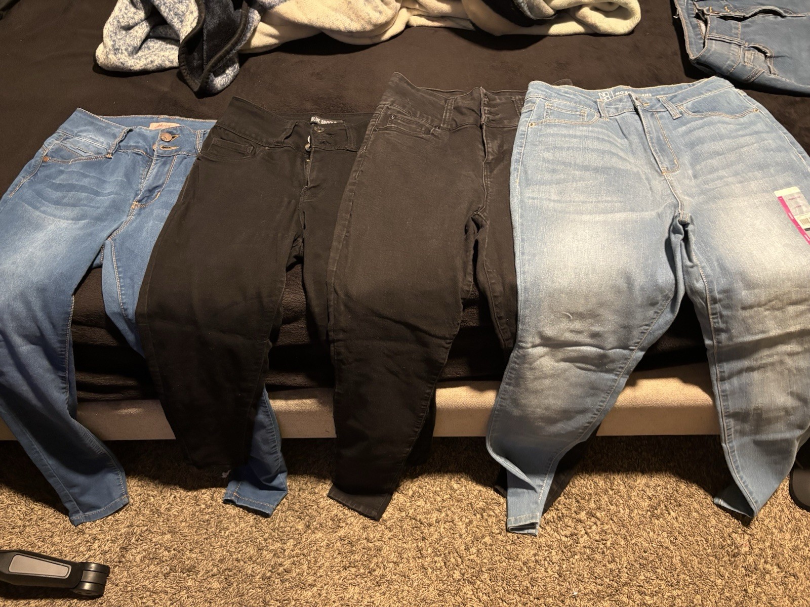 Lot of 4 Solid Pants & Jeans Mixed Lot Assorted Colors Blue Black