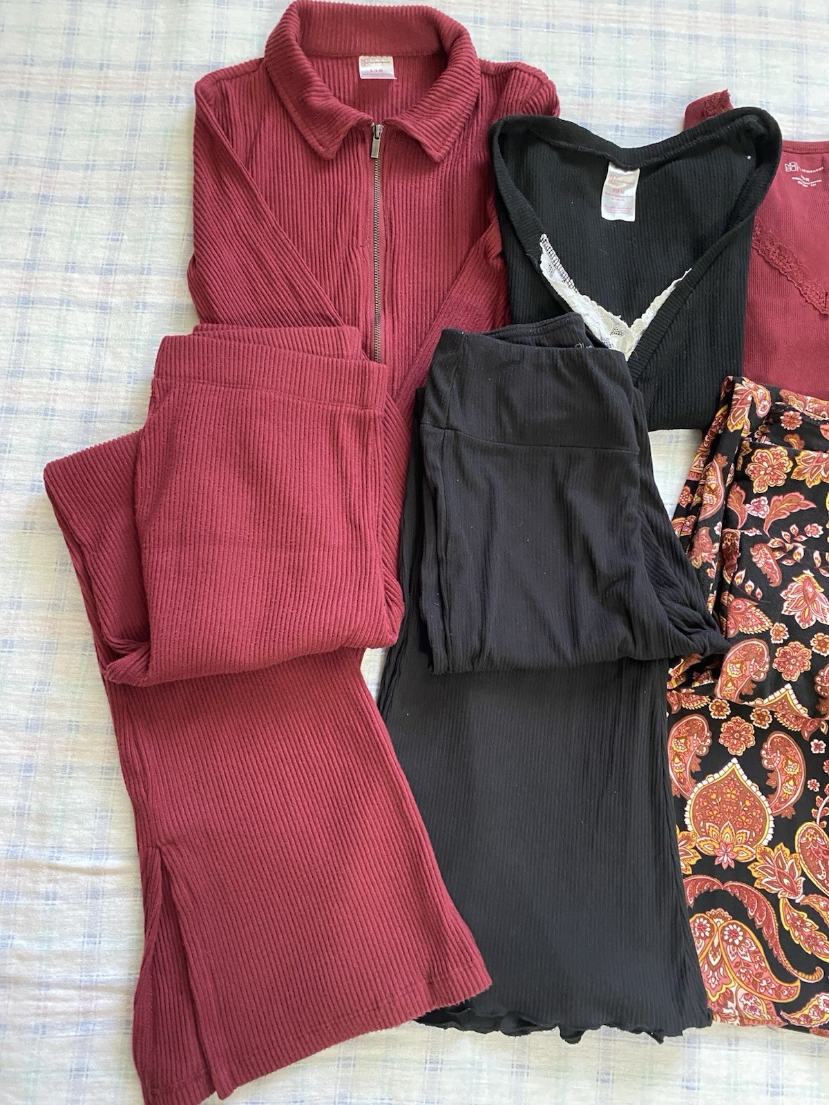 Teen Girls&rsquo; Junior Women&rsquo;s Clothing Size Small VANS,no Boundaries Lot of 8