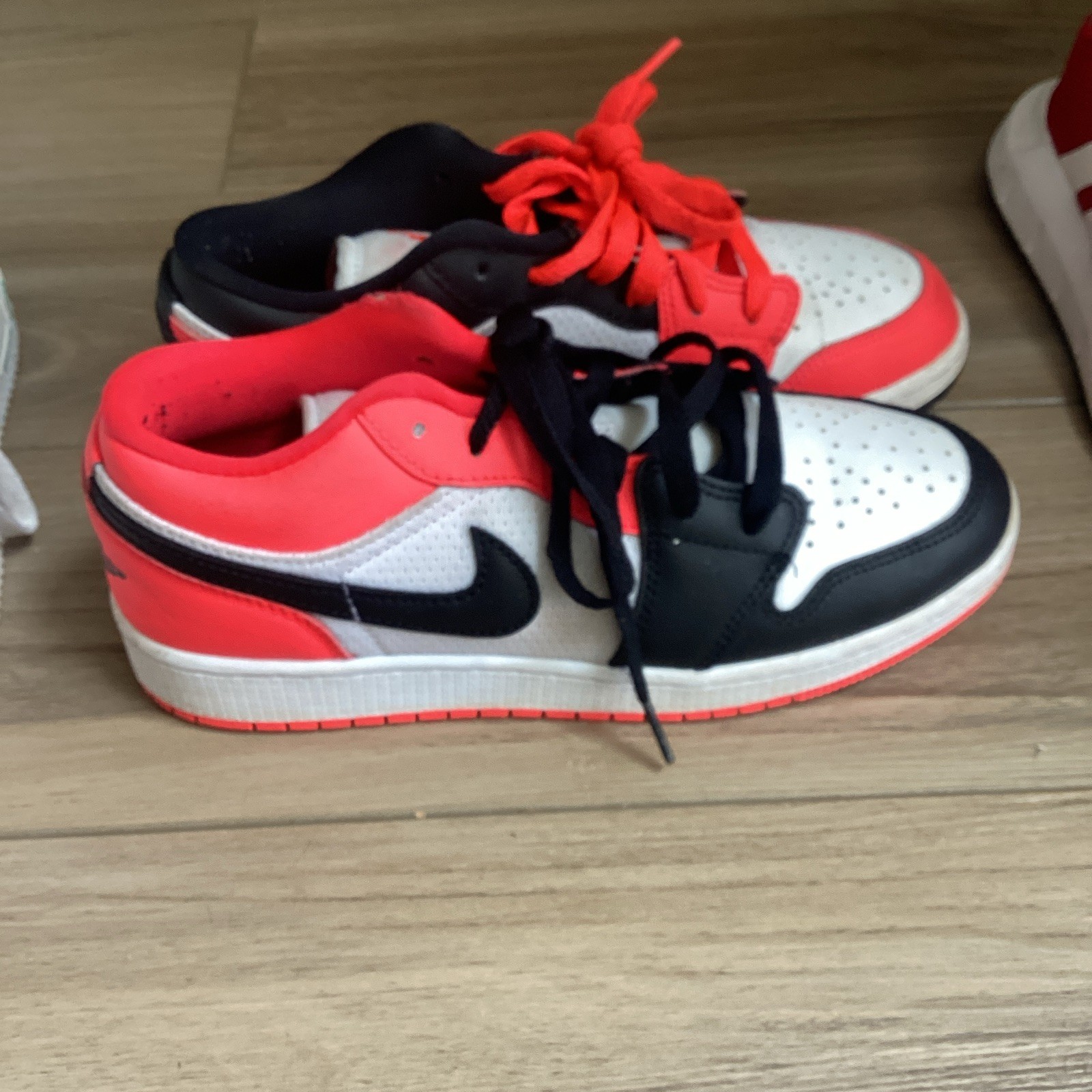 Nike Air Jordan Low Top Baby Boy Sneakers Red/Black/White Leather Colorblock