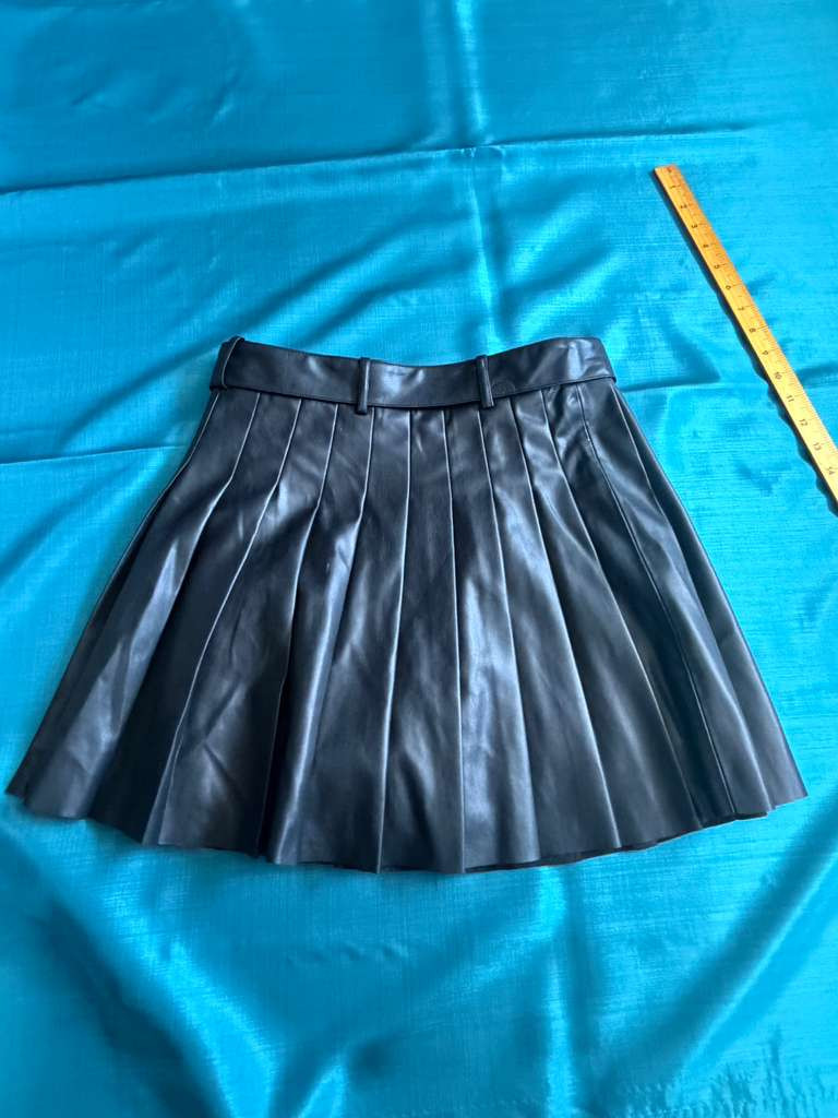 Zara 1990s Grunge Black Leather Skirt Size S