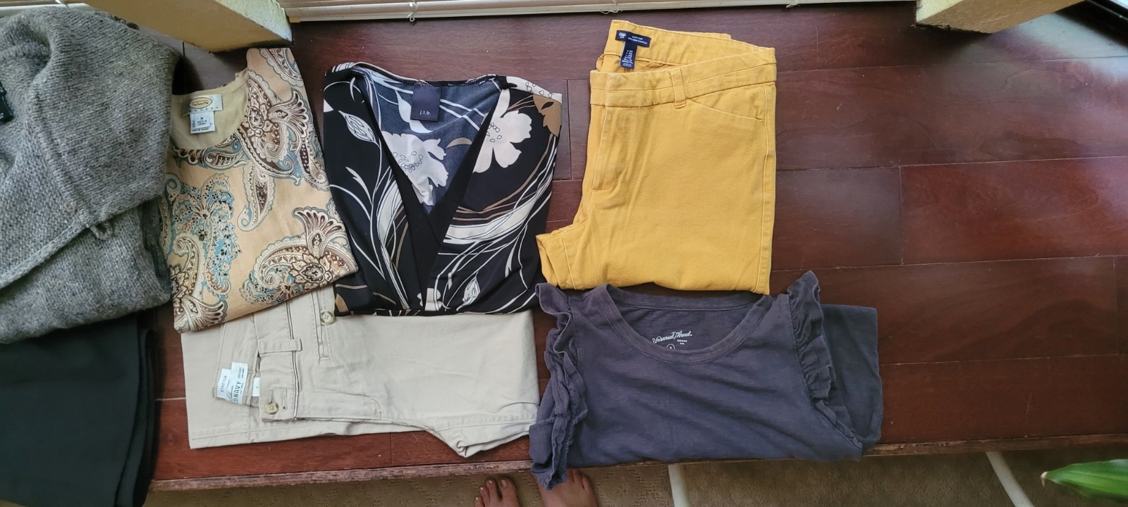 Women&rsquo;s Lot Bundle Medium 8/10 Talbots Old Navy Cynthia Rowley Eddie Bauer