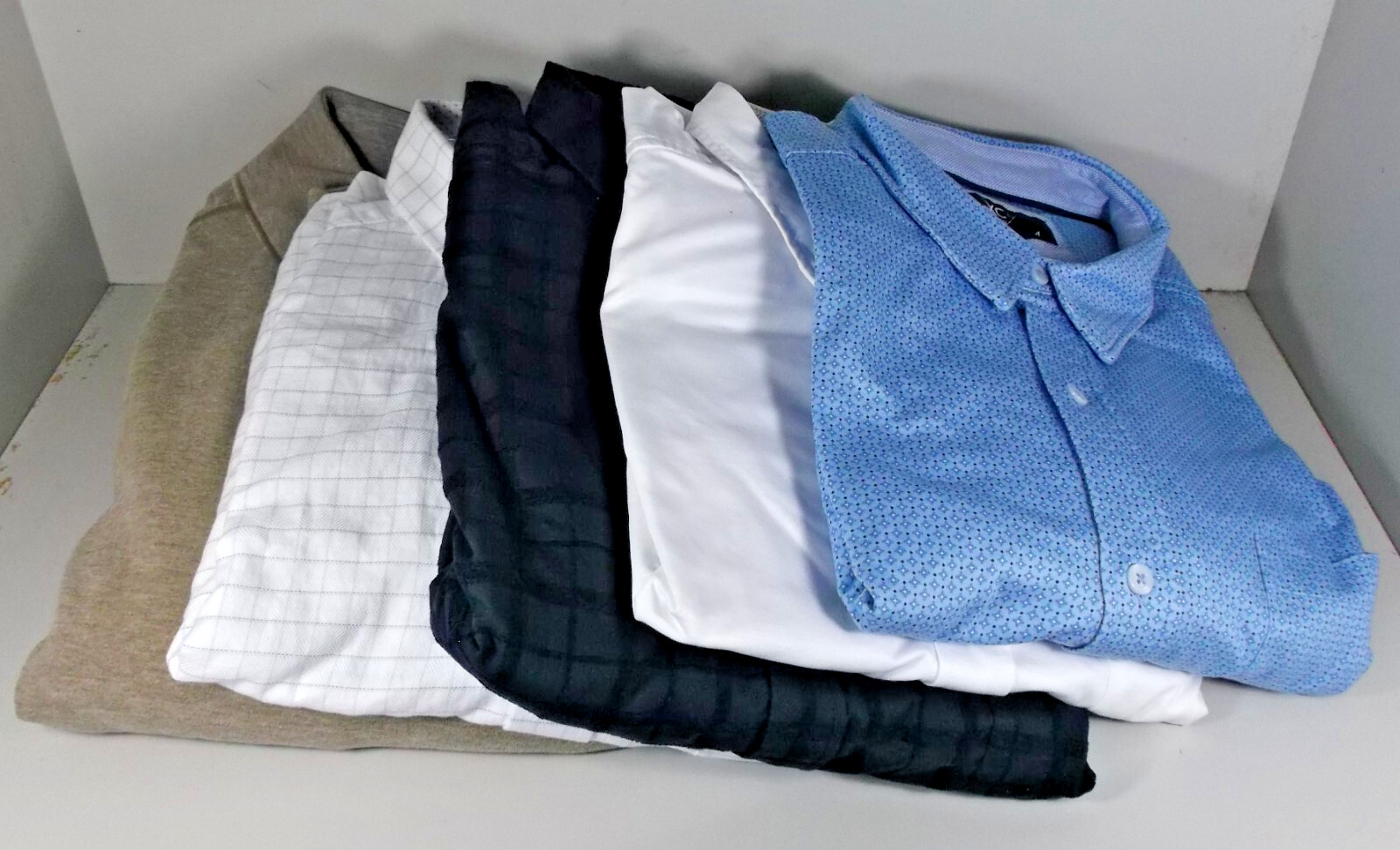 LOT OF FIVE MEN&rsquo;S SHIRTS SIZE (XL) LONG SLEEVE VARIOUS COLORS JOHNSTON MURPHY