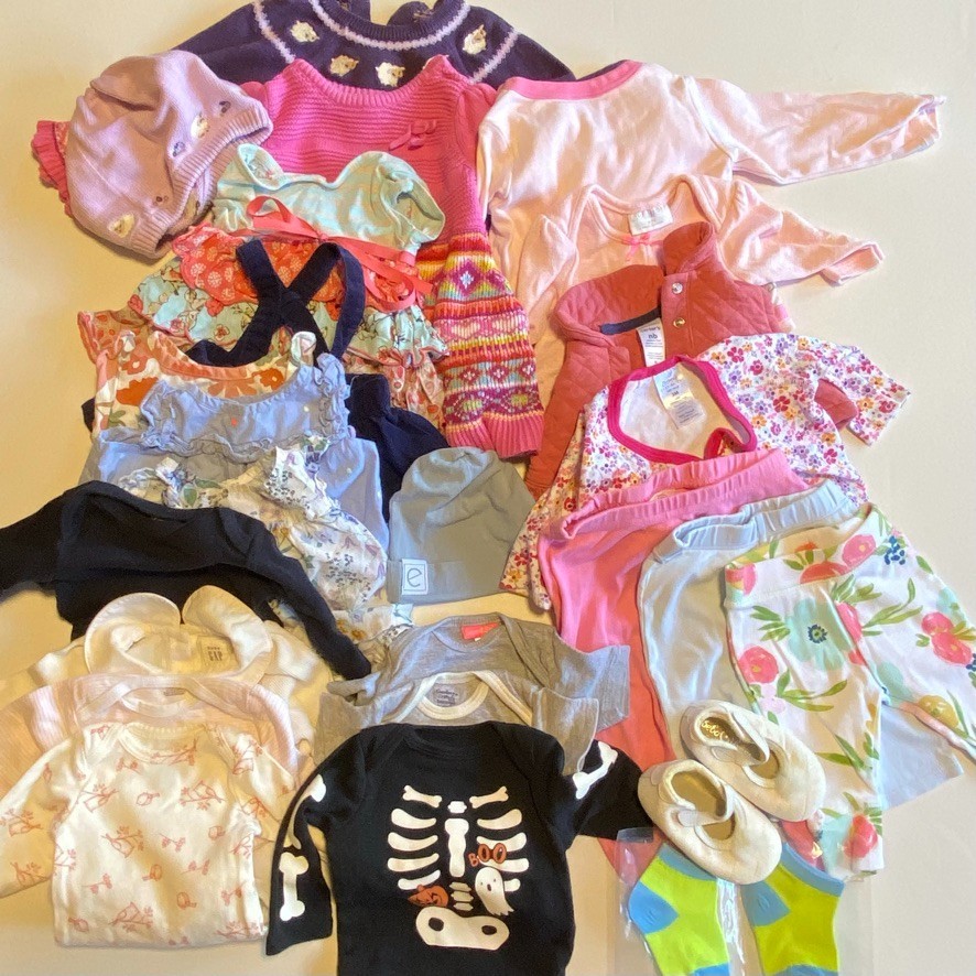Lot of Baby Clothes 25 Pieces Mostly Girls Some Unisex Size NB/0-3/3-6/6-12
