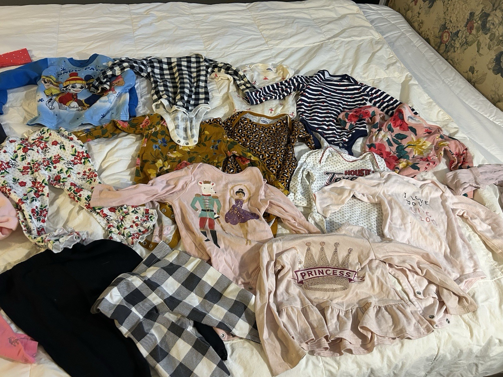 LOT Of Girls Toddler Clothes 18-24 Months / 18 Pieces