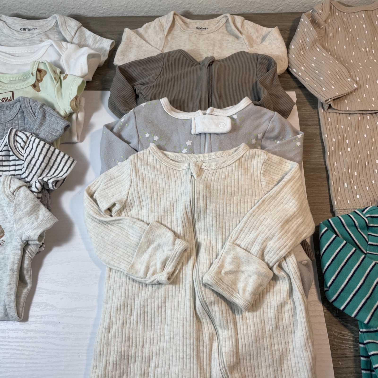 Baby Boy 0-3/3Months Clothing Lot – 12 Pieces Bodysuits Carters Mix Brands