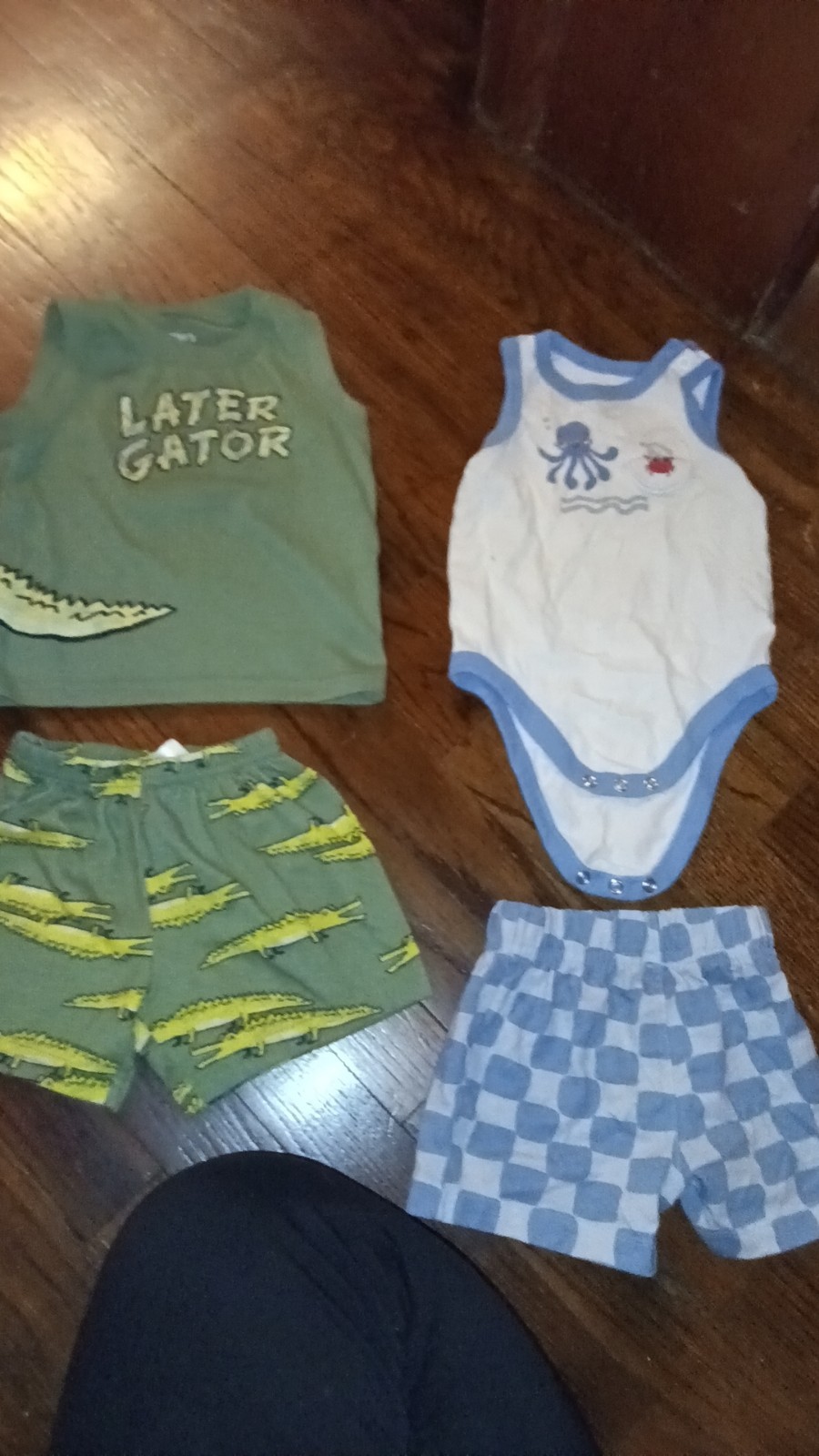 Carter&rsquo;s Baby Boy crocodile set 18 Months 6-9 Months Animal Print Set